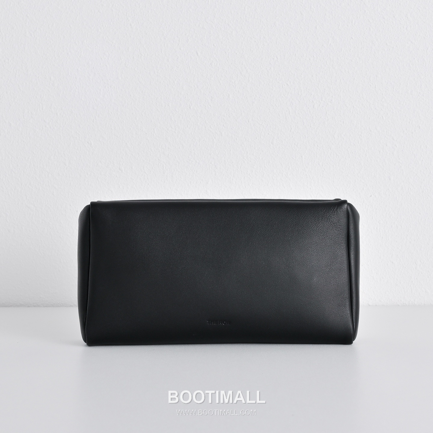 The Row Lambskin Clutch Pouch with Zip Closure Detail 더로우 램스킨 지퍼 클로저 클러치 파우치 25cm 1