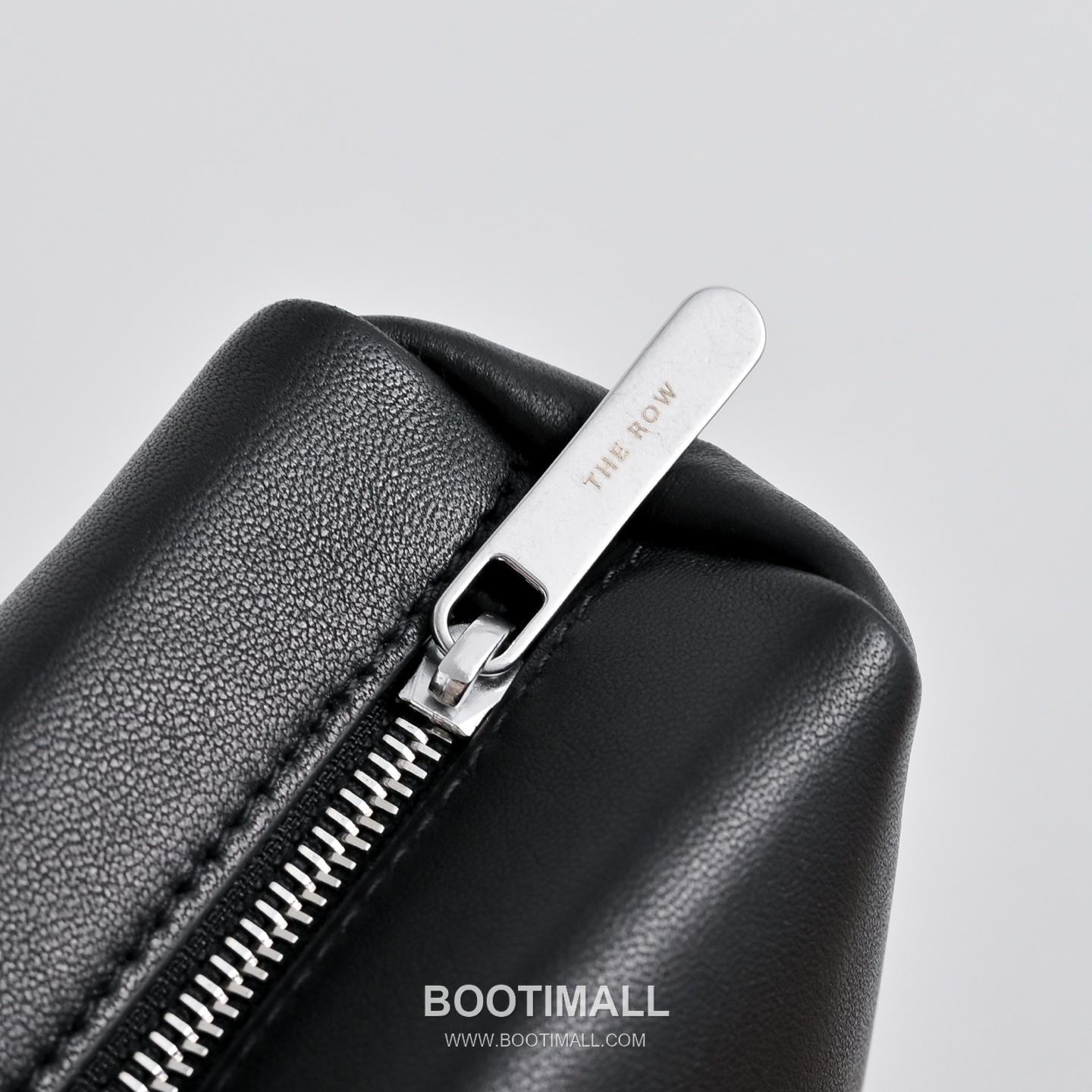 The Row Lambskin Clutch Pouch with Zip Closure Detail 더로우 램스킨 지퍼 클로저 클러치 파우치 25cm 5