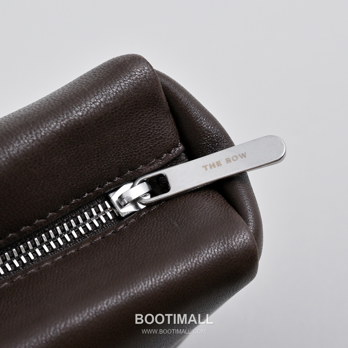 The Row Lambskin Clutch Pouch with Zip Closure Detail 더로우 램스킨 지퍼 클로저 클러치 파우치 25cm 5