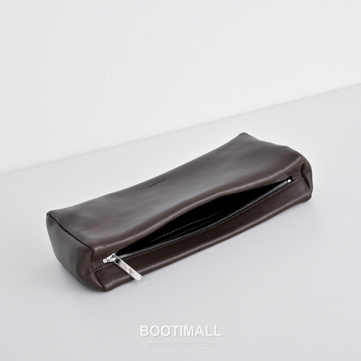 The Row Lambskin Clutch Pouch with Zip Closure Detail 더로우 램스킨 지퍼 클로저 클러치 파우치 25cm 7