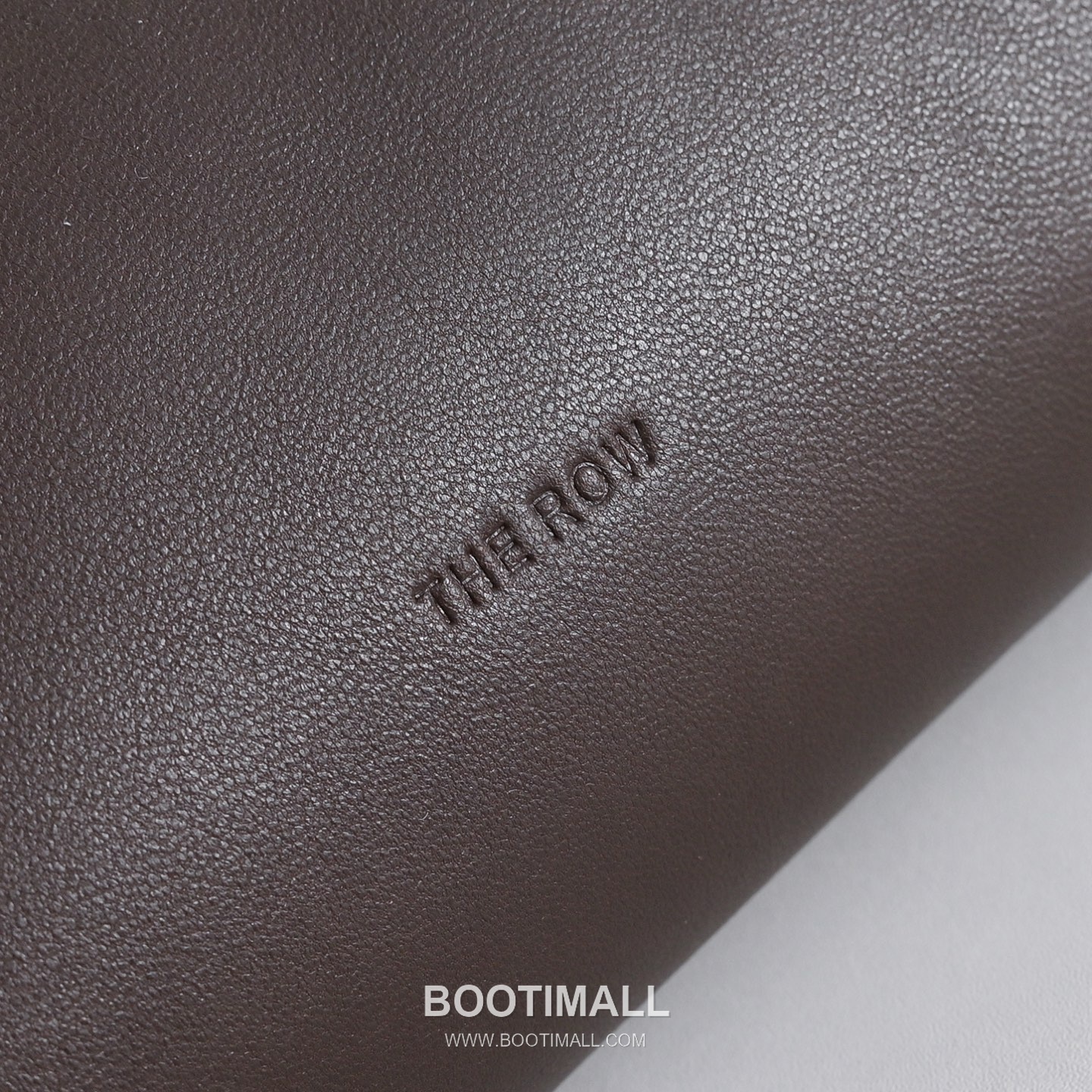 The Row Lambskin Clutch Pouch with Zip Closure Detail 더로우 램스킨 지퍼 클로저 클러치 파우치 25cm 8