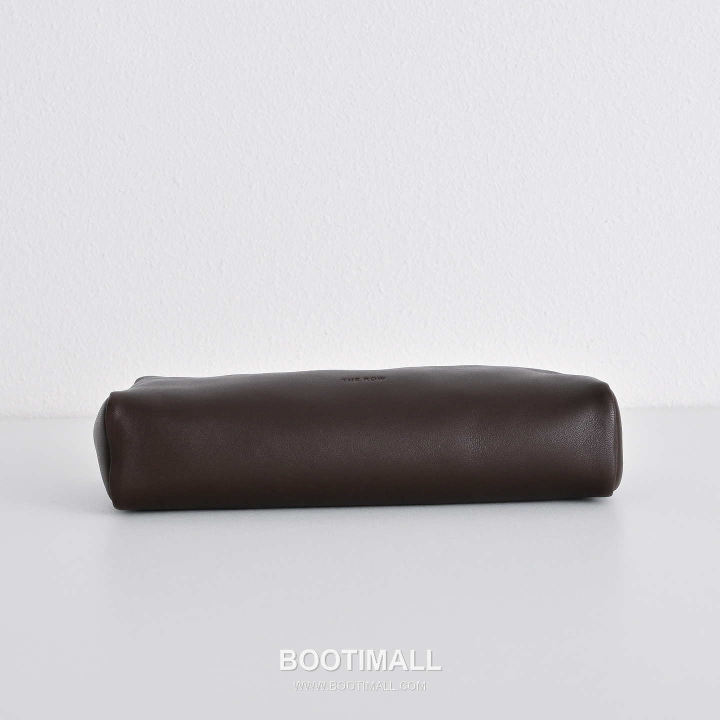 The Row Lambskin Clutch Pouch with Zip Closure Detail 더로우 램스킨 지퍼 클로저 클러치 파우치 25cm 9