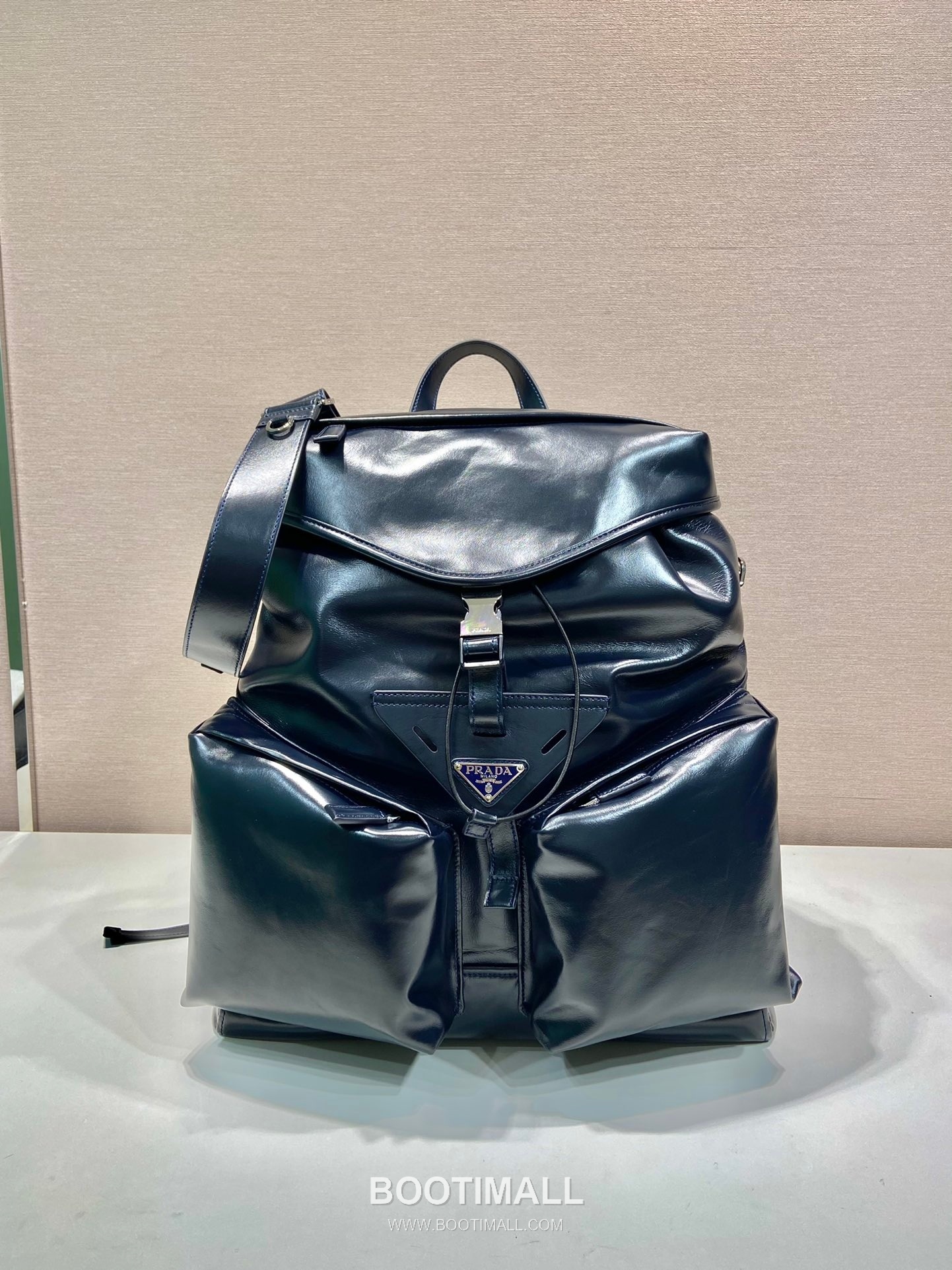 Prada Oiled Calfskin Backpack with Flap Buckle Pocket Detail 프라다 오일드 카프스킨 플랩 버클 포켓 백팩 2VZ108 38cm 1
