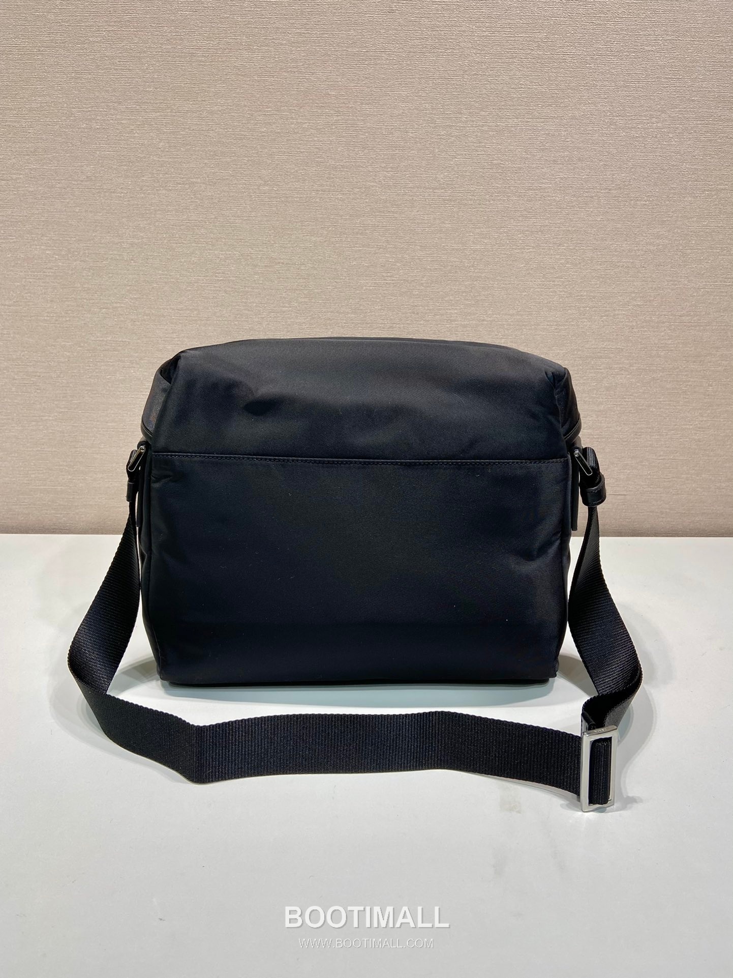 Prada Nylon Crossbody Bag with Flap Buckle and Dual Zip Pocket Detail 프라다 나일론 플랩 버클 듀얼 지퍼 포켓 크로스백 2VD062 29cm 4