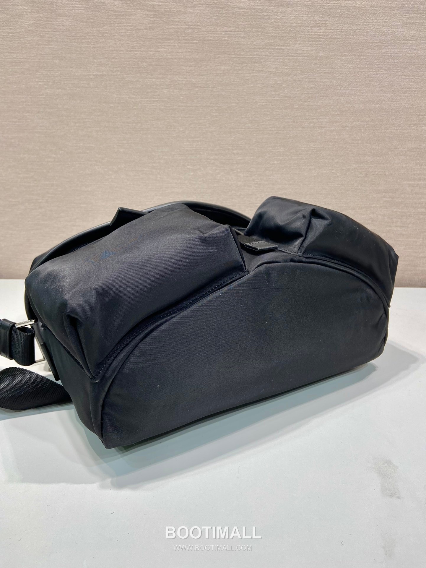 Prada Nylon Crossbody Bag with Flap Buckle and Dual Zip Pocket Detail 프라다 나일론 플랩 버클 듀얼 지퍼 포켓 크로스백 2VD062 29cm 6