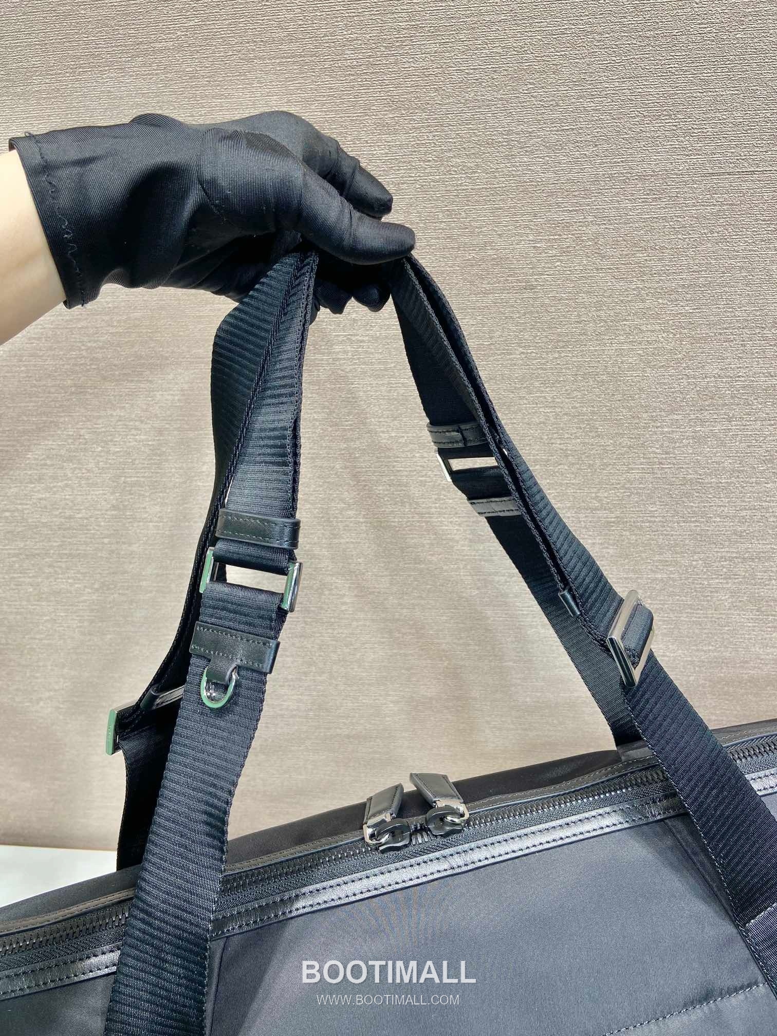 Prada Nylon Crossbody Bag with Flap Buckle and Dual Zip Pocket Detail 프라다 나일론 플랩 버클 듀얼 지퍼 포켓 크로스백 2VD062 29cm 16