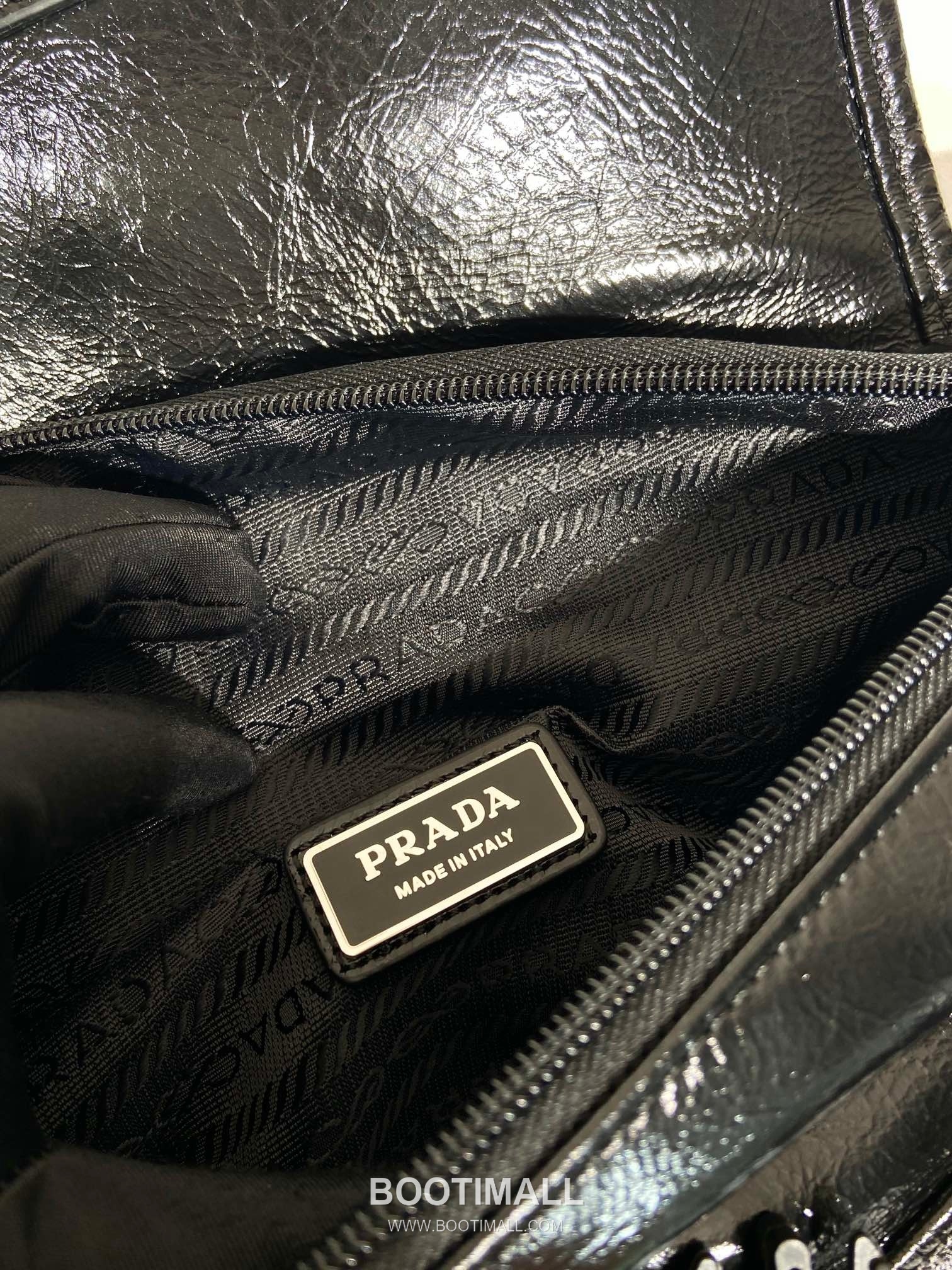 Prada Oiled Calfskin Belt Bag with Flap Buckle Multi Pocket Detail 프라다 오일드 카프스킨 플랩 버클 멀티포켓 벨트 크로스백 2VH174 25cm 9