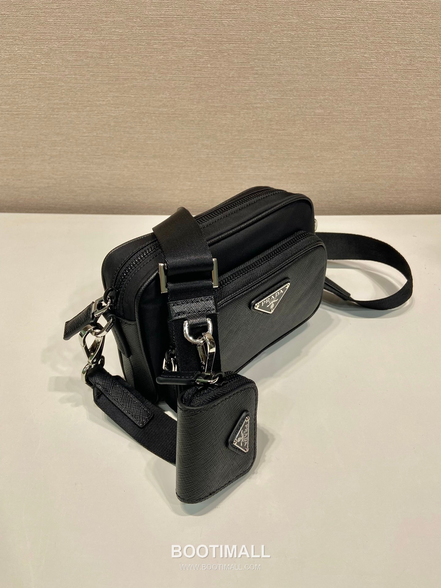 Prada Re-Nylon Saffiano Calfskin Crossbody Bag with Zip Pocket Mini Pouch Detail 프라다 리나일론 사피아노 카프스킨 지퍼 포켓 미니 파우치 크로스백 2VH172 18cm 3