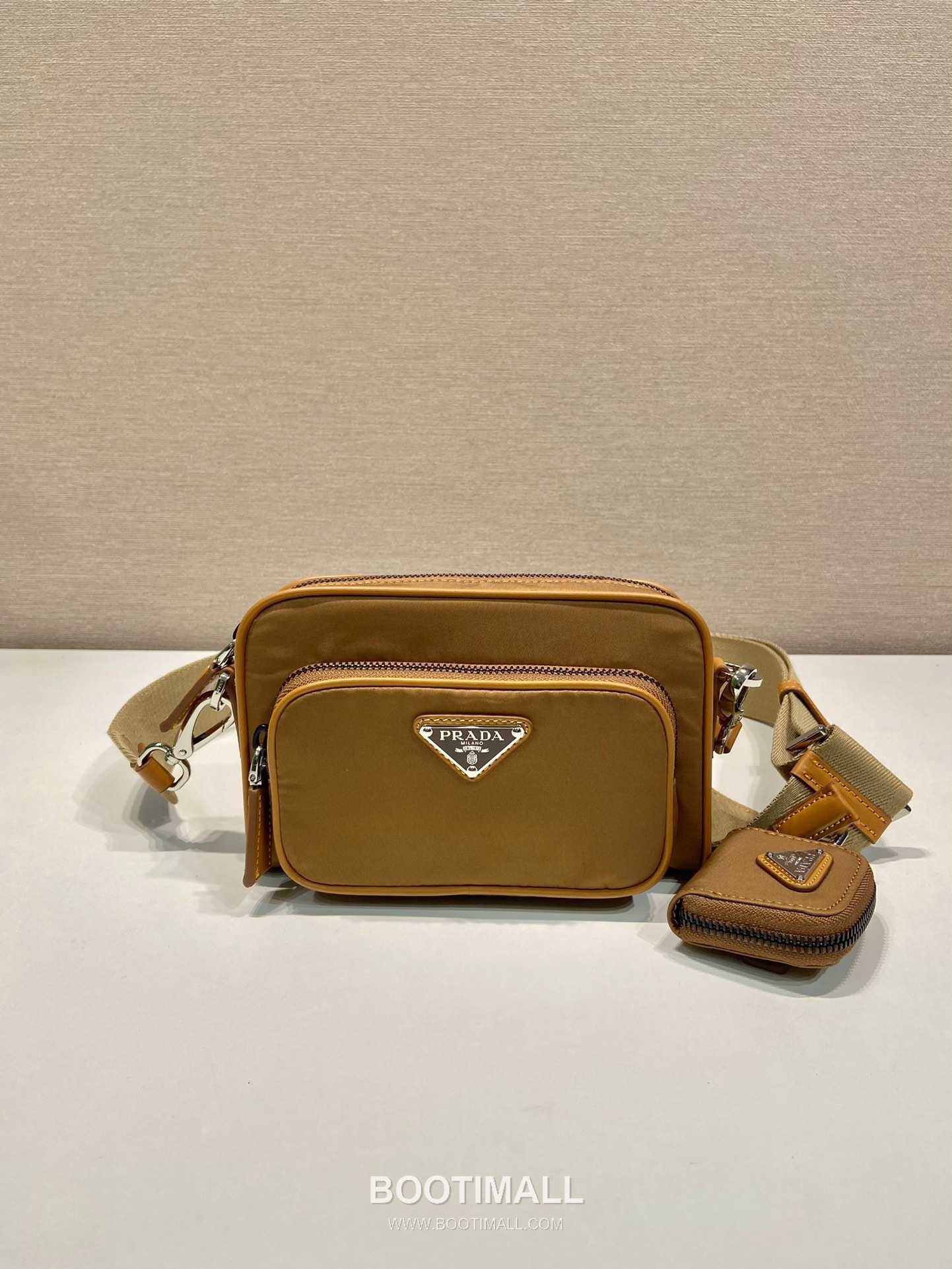 Prada Re-Nylon Saffiano Calfskin Crossbody Bag with Zip Pocket Mini Pouch Detail 프라다 리나일론 사피아노 카프스킨 지퍼 포켓 미니 파우치 크로스백 2VH172 18cm 3