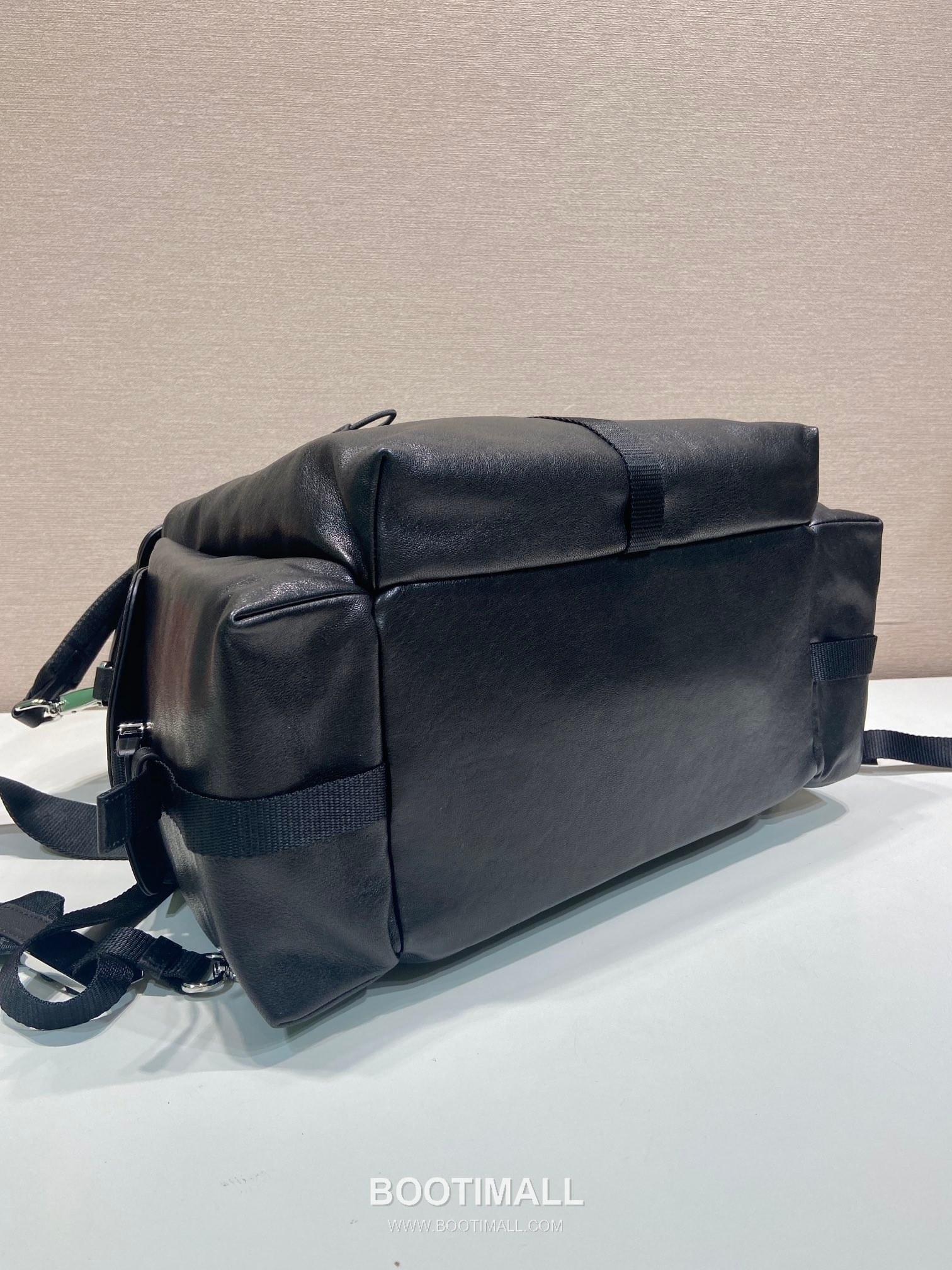 Prada Explore Lambskin Backpack with Flap Buckle Multi Pocket Detail 프라다 익스플로어 램스킨 플랩 버클 멀티포켓 백팩 2VZ118 39cm 6