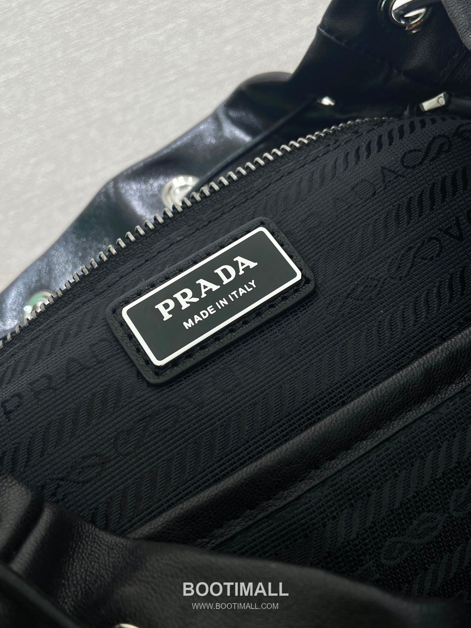 Prada Explore Lambskin Backpack with Flap Buckle Multi Pocket Detail 프라다 익스플로어 램스킨 플랩 버클 멀티포켓 백팩 2VZ118 39cm 9