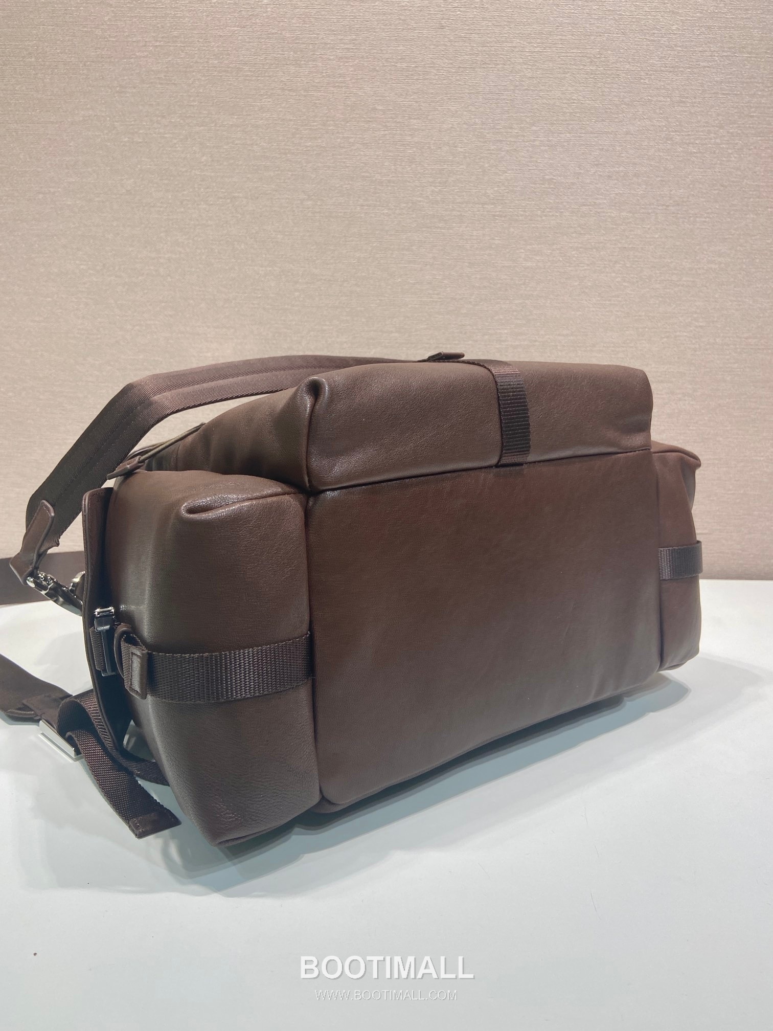 Prada Explore Lambskin Backpack with Flap Buckle Multi Pocket Detail 프라다 익스플로어 램스킨 플랩 버클 멀티포켓 백팩 2VZ118 39cm 6