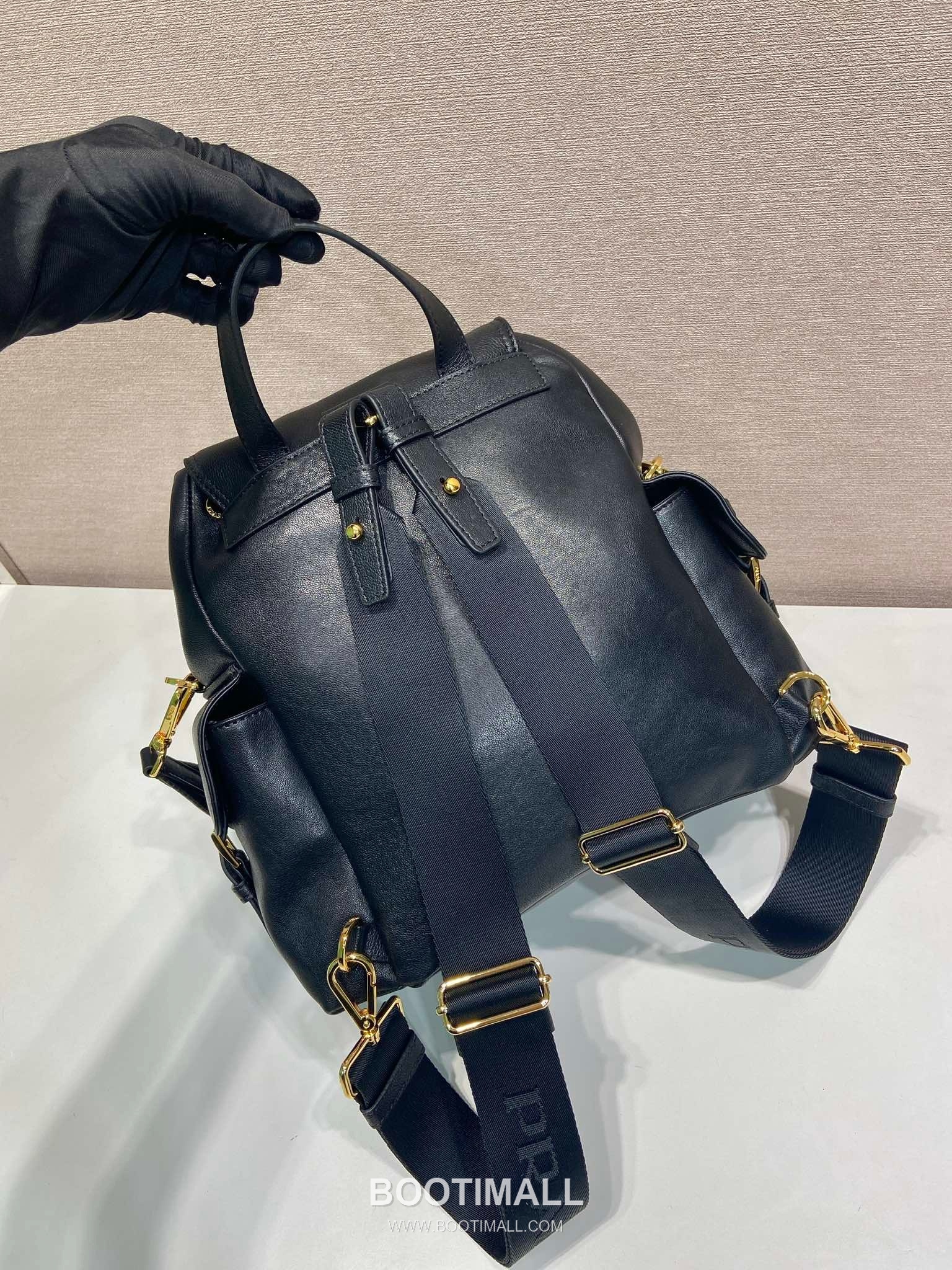 Prada Explore Lambskin Backpack with Flap Buckle Dual Pocket Detail 프라다 익스플로어 램스킨 플랩 버클 듀얼 포켓 백팩 1BZ080 27cm 4