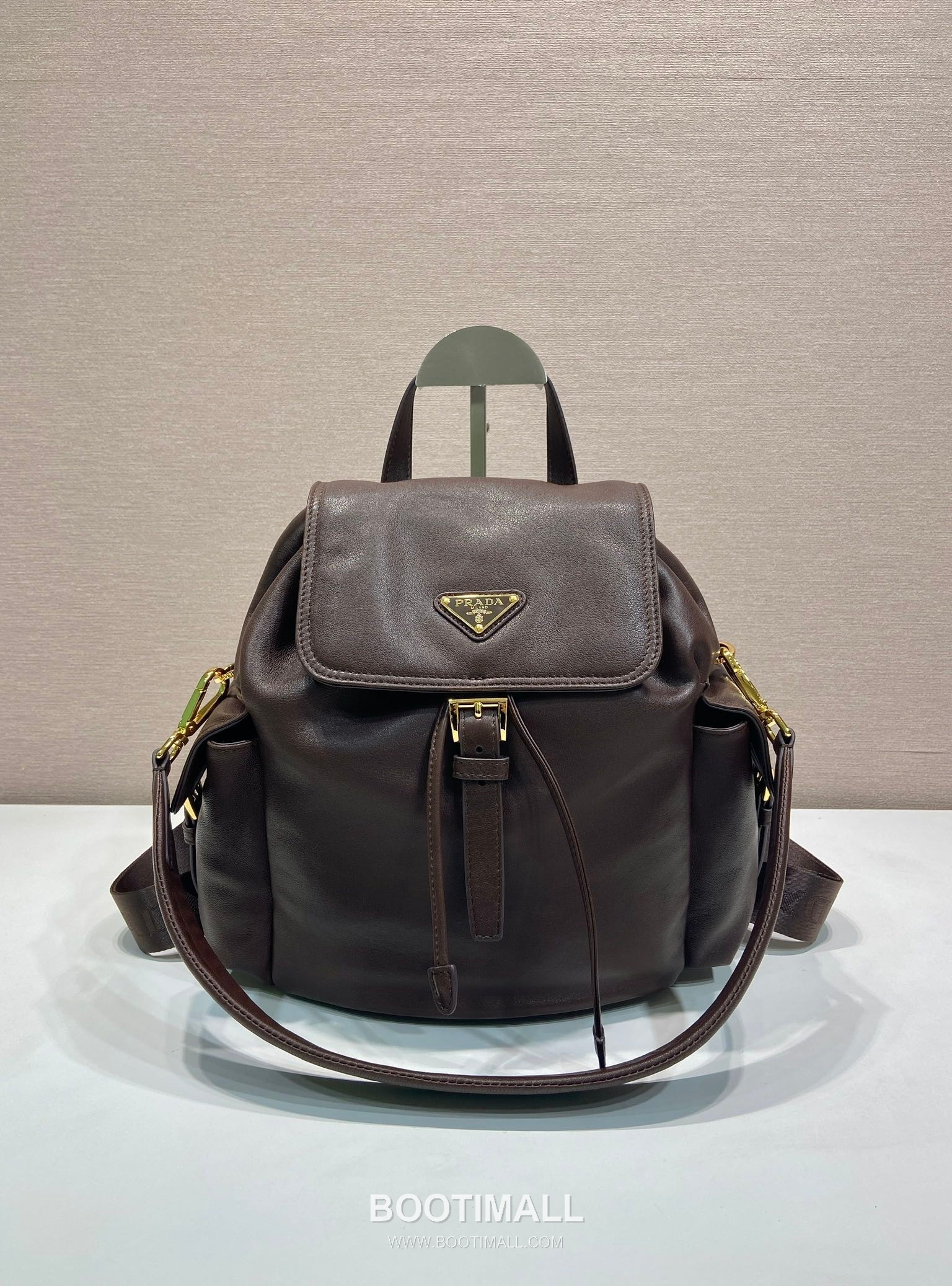 Prada Explore Lambskin Backpack with Flap Buckle Dual Pocket Detail 프라다 익스플로어 램스킨 플랩 버클 듀얼 포켓 백팩 1BZ080 27cm 1