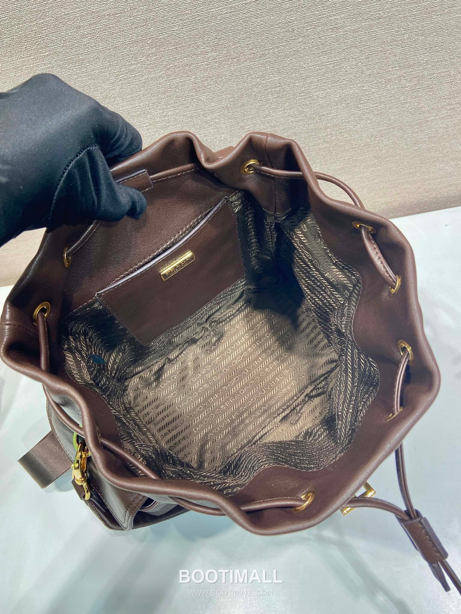 Prada Explore Lambskin Backpack with Flap Buckle Dual Pocket Detail 프라다 익스플로어 램스킨 플랩 버클 듀얼 포켓 백팩 1BZ080 27cm 8