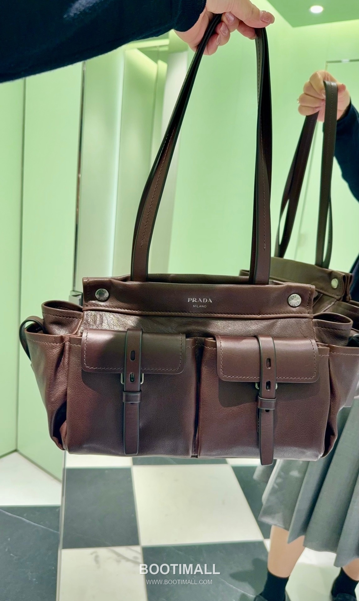 Prada Route Calfskin Tote Bag with Pocket Detail and Shoulder Strap 프라다 루트 카프스킨 포켓 디테일 숄더 스트랩 토트백 1BG645 30cm 8