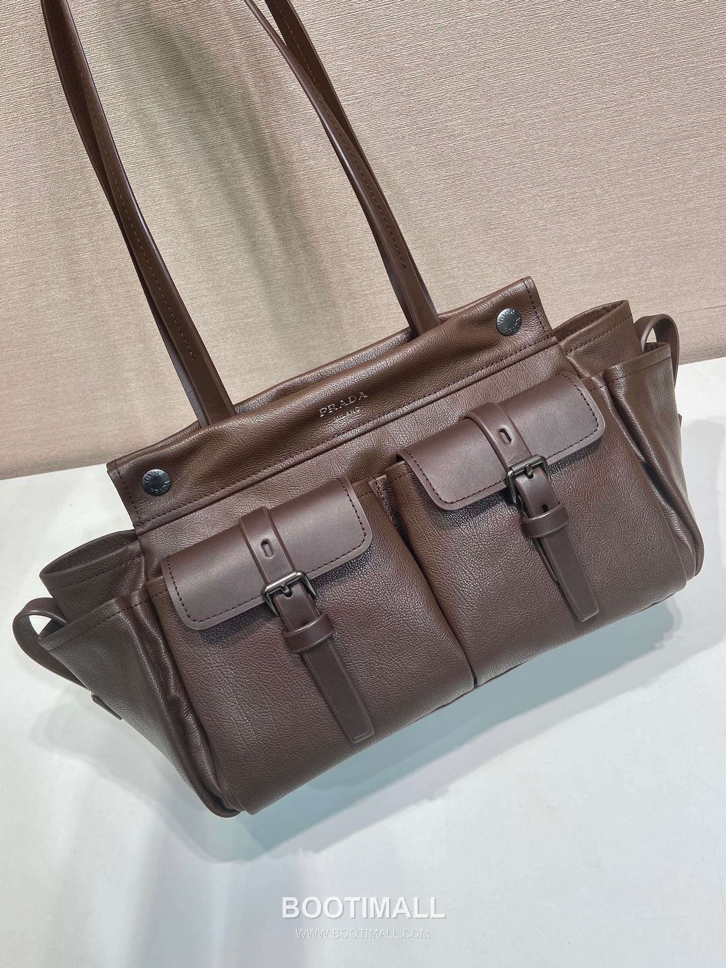 Prada Route Calfskin Tote Bag with Pocket Detail and Shoulder Strap 프라다 루트 카프스킨 포켓 디테일 숄더 스트랩 토트백 1BG645 30cm 14