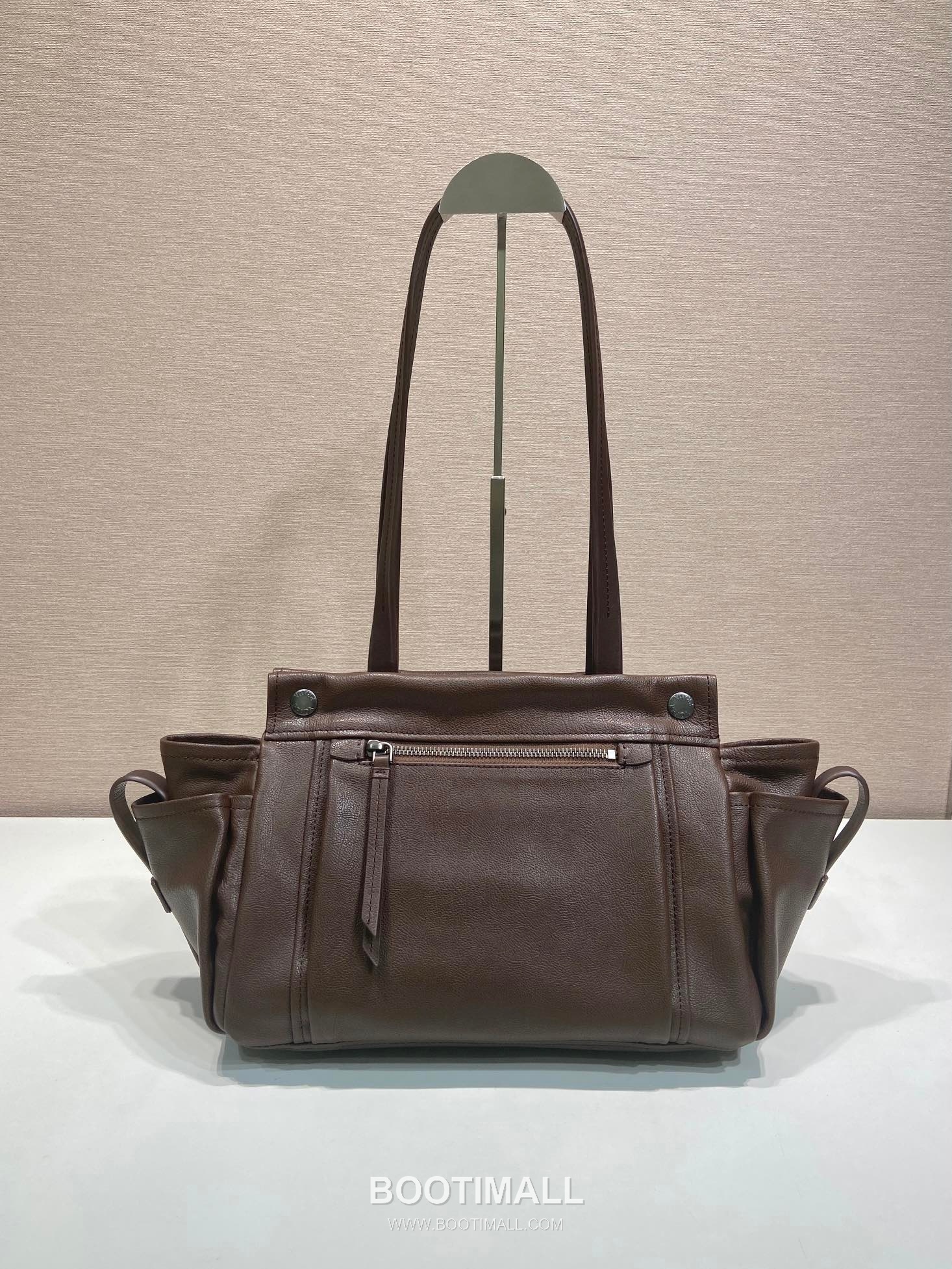 Prada Route Calfskin Tote Bag with Pocket Detail and Shoulder Strap 프라다 루트 카프스킨 포켓 디테일 숄더 스트랩 토트백 1BG645 30cm 16