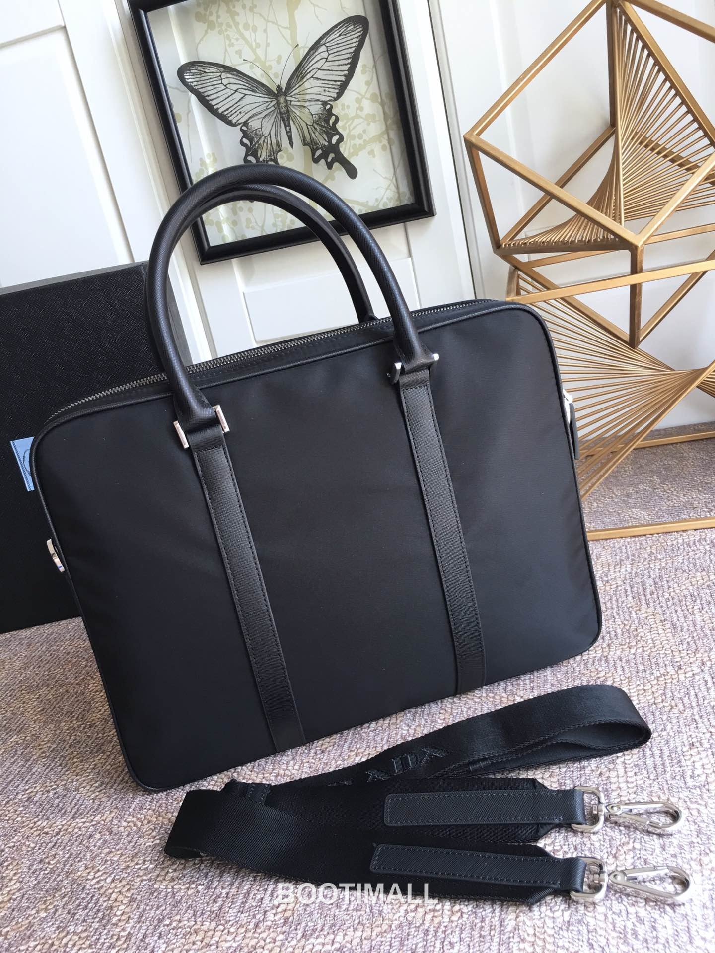 Prada Nylon Saffiano Calfskin Tote Bag with Inner Pocket Detail 프라다 나일론 사피아노 카프스킨 이너 포켓 토트백 2VE368 36cm 5