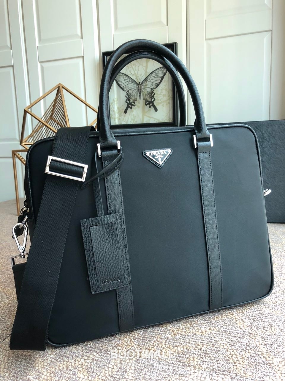 Prada Nylon Calfskin Tote Bag with Trolley Sleeve Detail 프라다 나일론 카프스킨 트롤리 슬리브 토트백 2VE0891 36cm 2