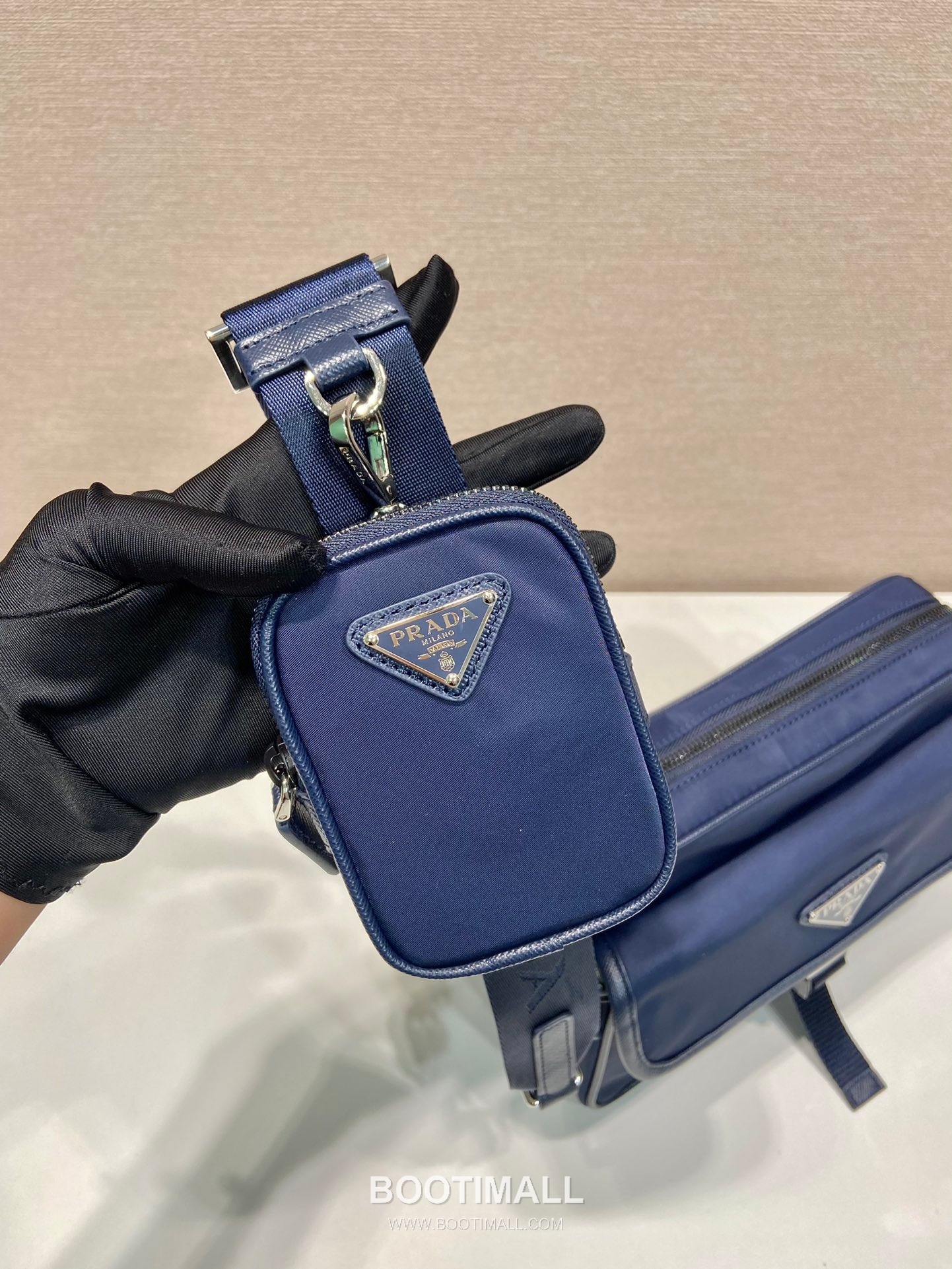 Prada Re-Nylon Crossbody Bag with Triangle Logo Flap Pocket Detail 프라다 리나일론 트라이앵글 로고 플랩 포켓 크로스백 2VH133B 22cm 6
