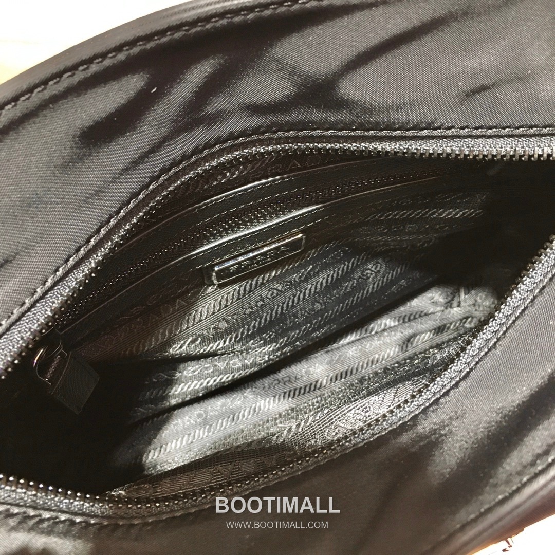 Prada Re-Nylon Crossbody Bag with Triangle Logo Three in One Pouch Detail 프라다 리나일론 트라이앵글 로고 3in1 파우치 크로스백 2VH110 25cm 9