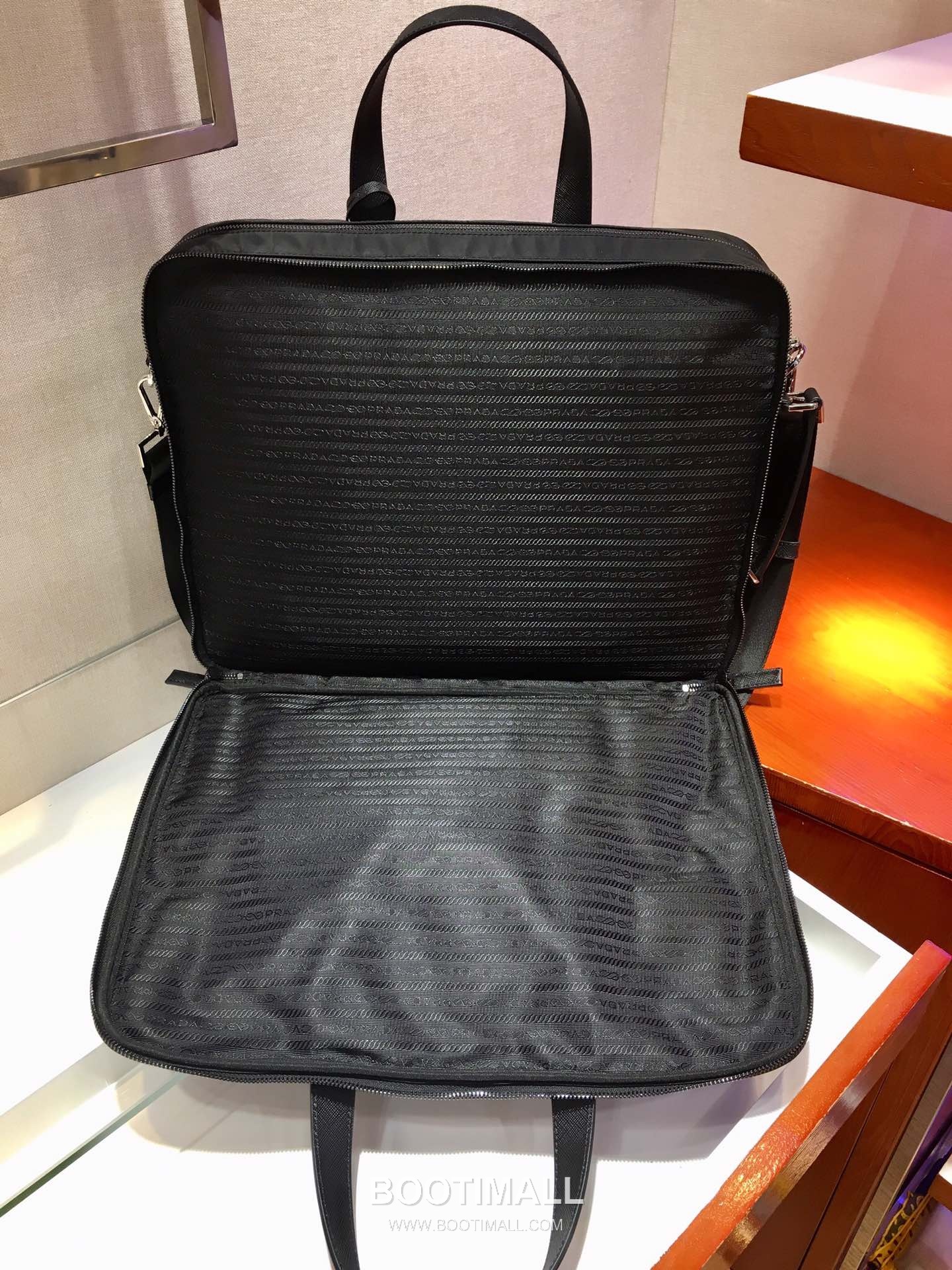 Prada Nylon Saffiano Calfskin Briefcase Backpack with Dual Strap Convertible Detail 프라다 나일론 사피아노 카프스킨 듀얼 스트랩 컨버터블 브리프케이스 백팩 2VE015 40cm 8