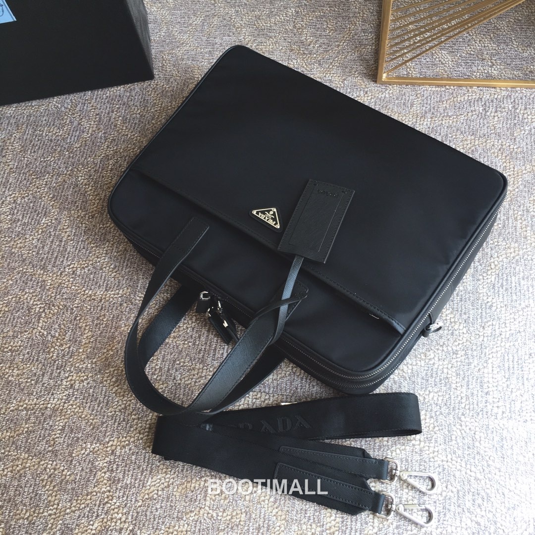 Prada Nylon Saffiano Calfskin Tote Bag with Dual Layer Compartment Detail 프라다 나일론 사피아노 카프스킨 듀얼 레이어 컴파트먼트 토트백 2VE407 39cm 6
