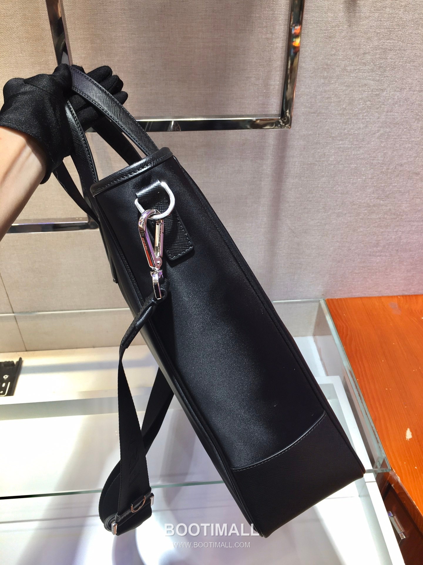 Prada Nylon Saffiano Calfskin Shopping Tote Bag with Detachable Strap Detail 프라다 나일론 사피아노 카프스킨 탈부착 스트랩 쇼핑 토트백 2VG064 36cm 4