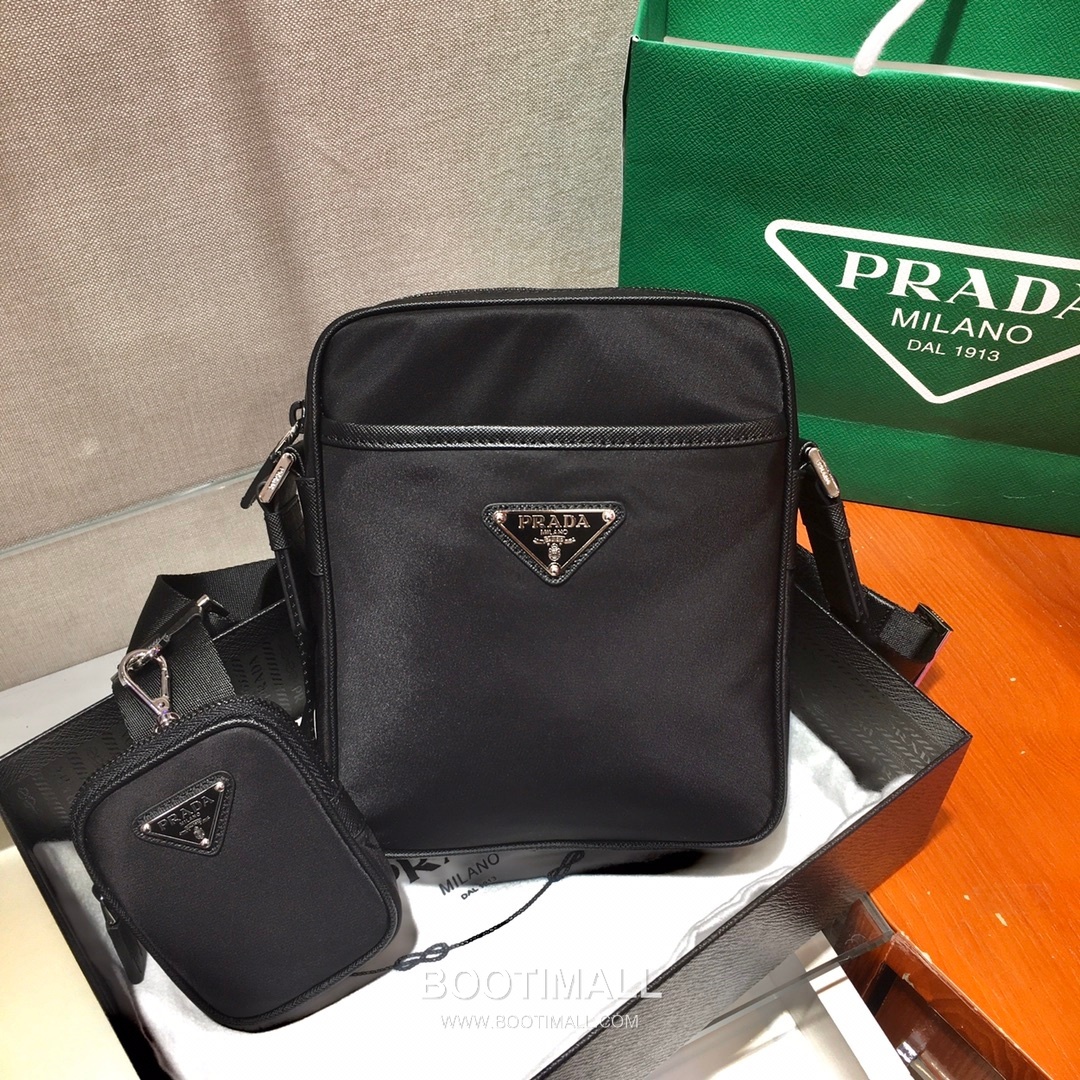 Prada Re-Nylon Crossbody Bag with Triangle Logo Three in One Pouch Detail 프라다 리나일론 트라이앵글 로고 3in1 파우치 크로스백 2VH112 20cm 1