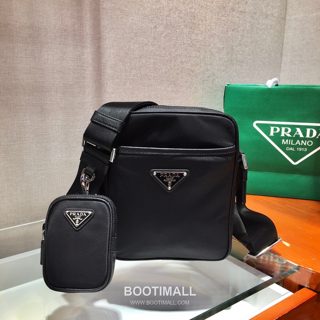 Prada Re-Nylon Crossbody Bag with Triangle Logo Three in One Pouch Detail 프라다 리나일론 트라이앵글 로고 3in1 파우치 크로스백 2VH112 20cm 2