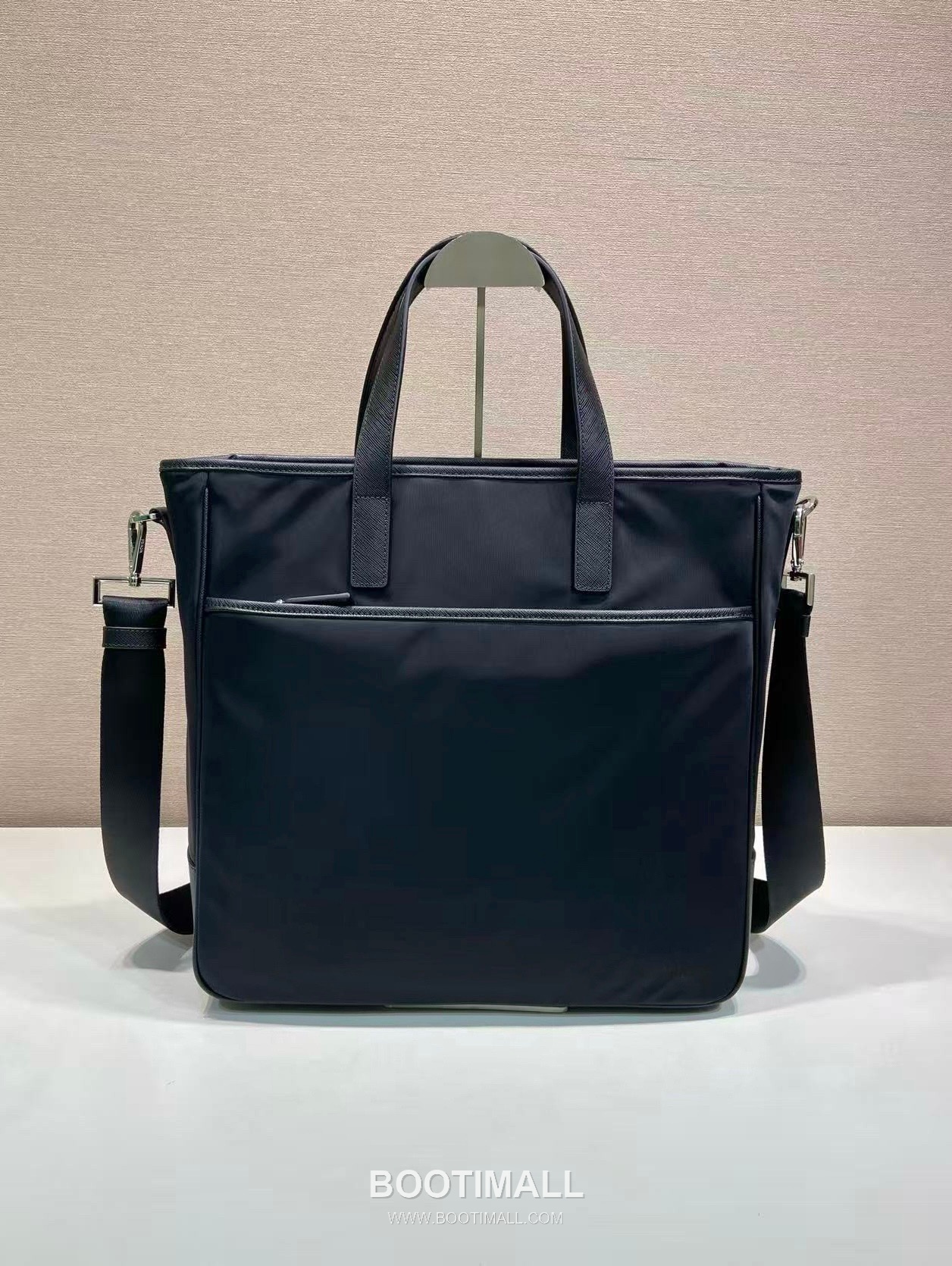Prada Nylon Saffiano Calfskin Tote Bag with Leather Trim Handle Detail 프라다 나일론 사피아노 카프스킨 레더 트림 핸들 토트백 2VG032 35cm 4