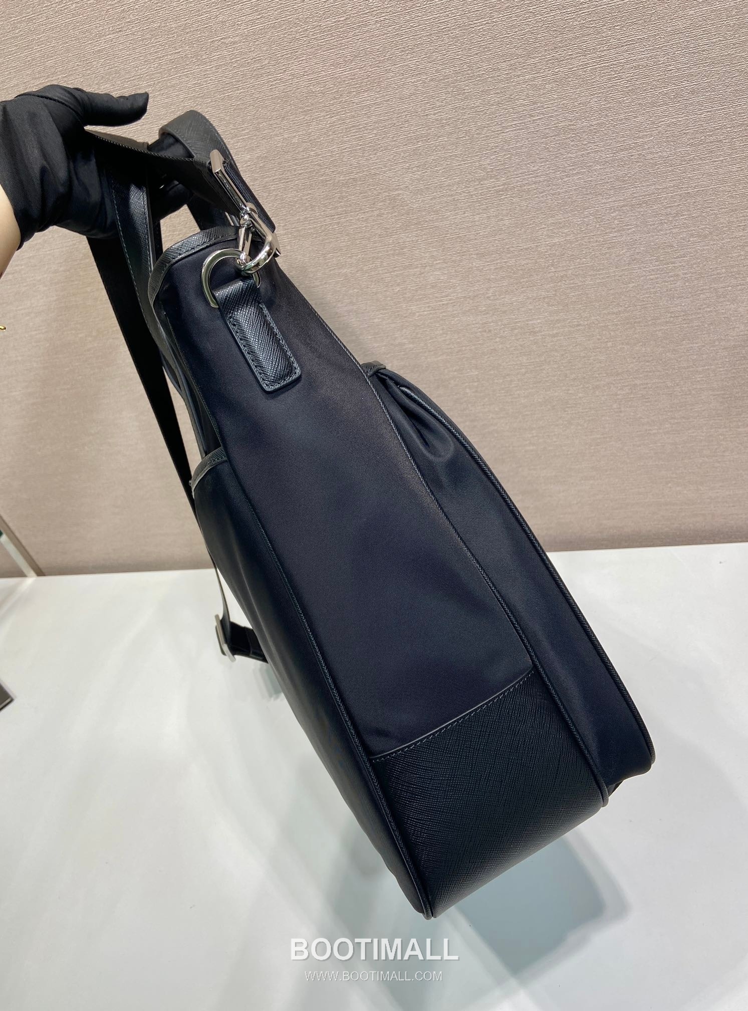 Prada Nylon Saffiano Calfskin Tote Bag with Leather Trim Handle Detail 프라다 나일론 사피아노 카프스킨 레더 트림 핸들 토트백 2VG032 35cm 5