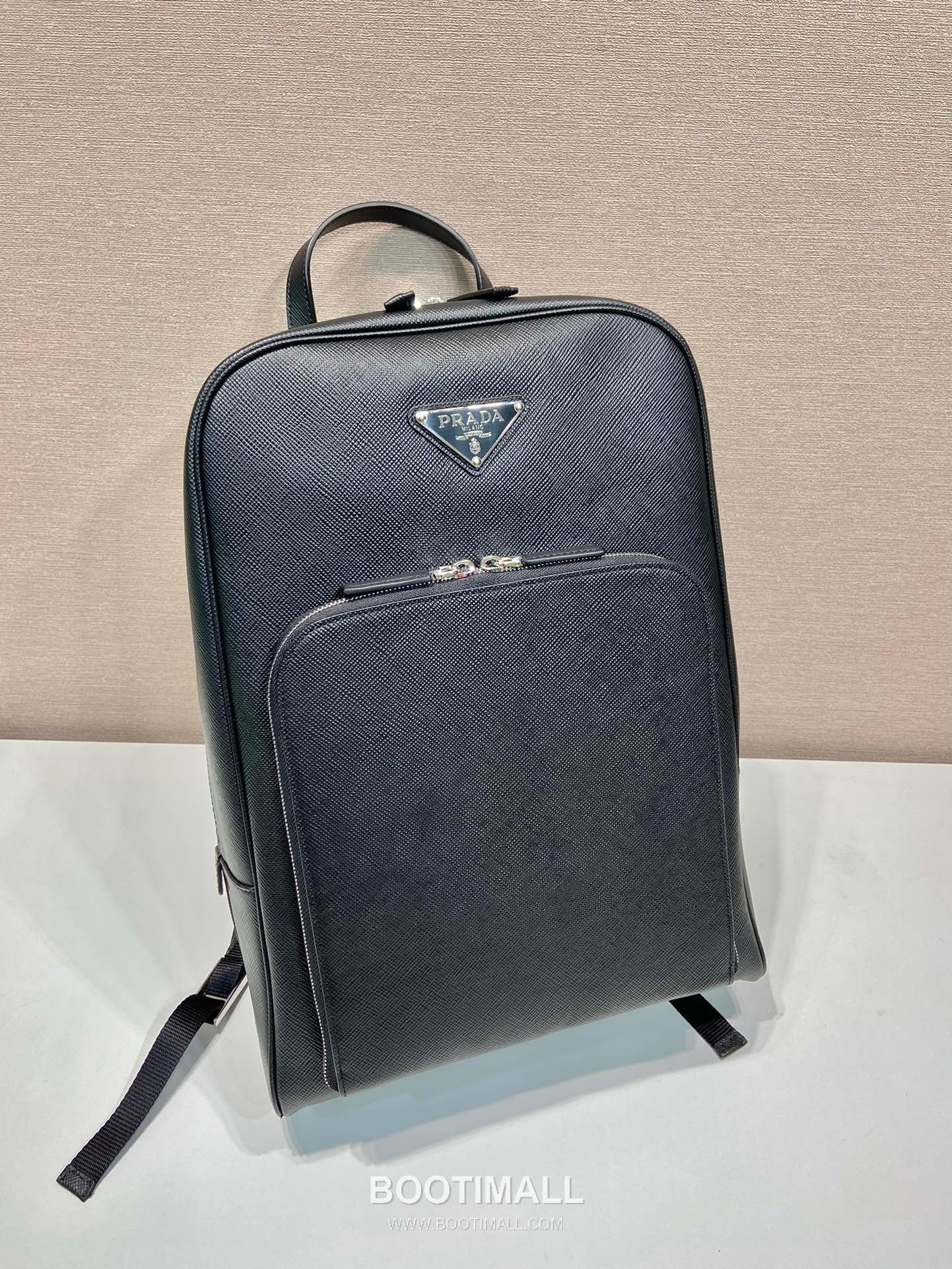 Prada Saffiano Leather Backpack with Front Pocket and Dual Zip Detail 프라다 사피아노 가죽 프론트 포켓 백팩 2VZ102 30cm 5
