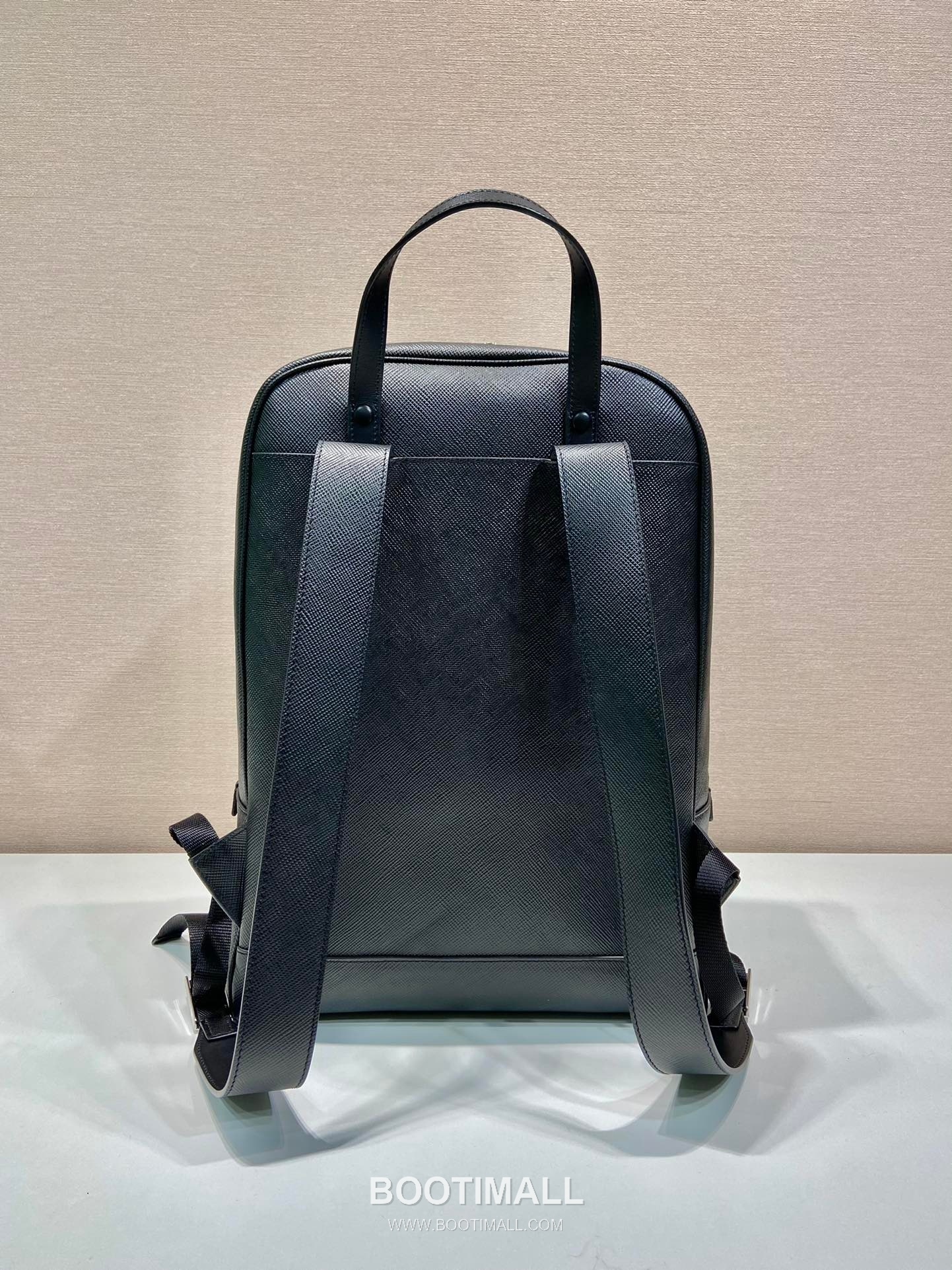 Prada Saffiano Leather Backpack with Front Pocket and Dual Zip Detail 프라다 사피아노 가죽 프론트 포켓 백팩 2VZ102 30cm 6