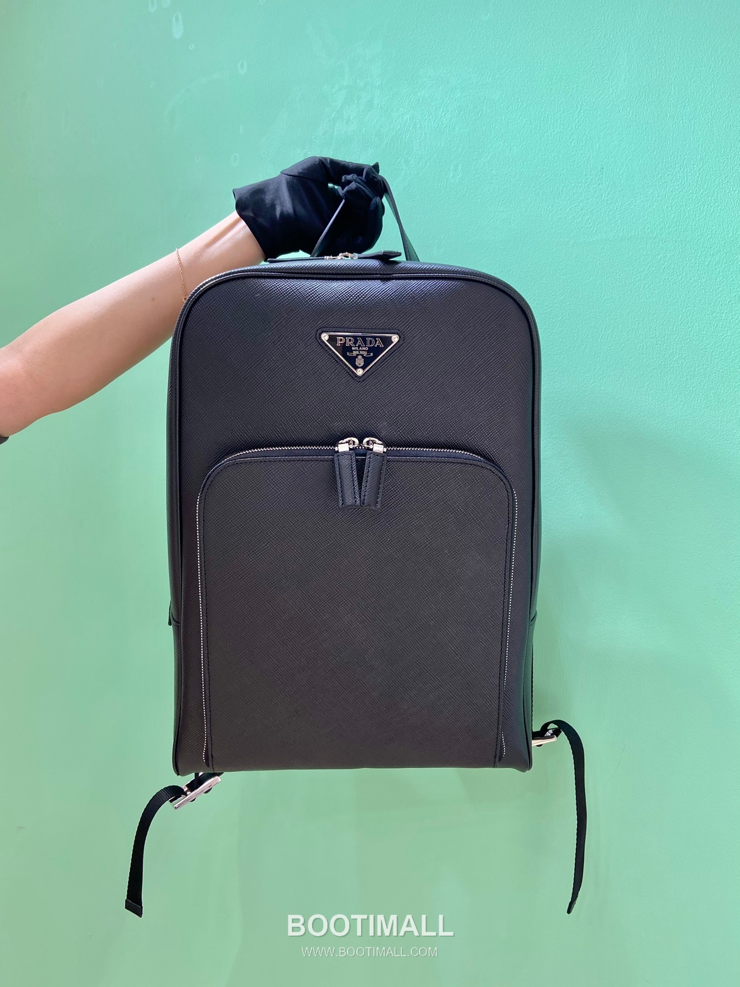 Prada Saffiano Leather Backpack with Front Pocket and Dual Zip Detail 프라다 사피아노 가죽 프론트 포켓 백팩 2VZ102 30cm 12