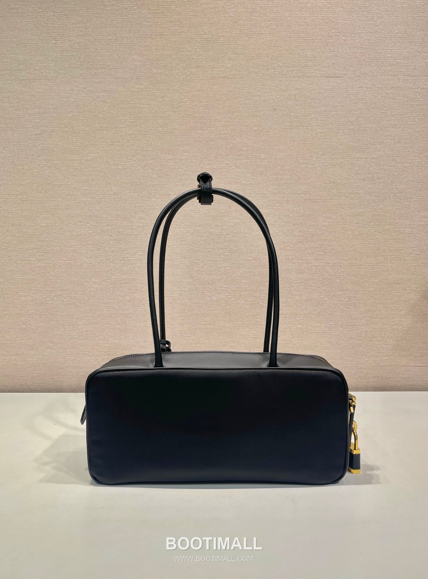 Prada Tessuto Tocker Re-Nylon Calfskin Handbag with Lock Detail 프라다 테수토 토커 리나일론 카프스킨 락 디테일 핸드백 1BB133 28cm 4
