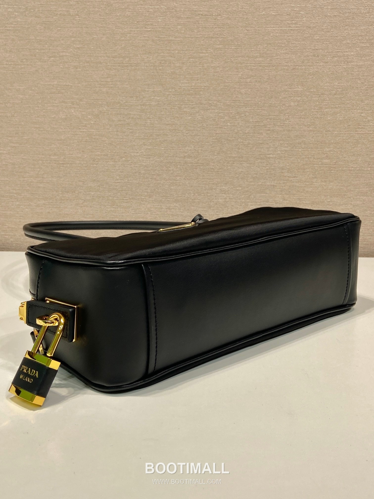 Prada Tessuto Tocker Re-Nylon Calfskin Handbag with Lock Detail 프라다 테수토 토커 리나일론 카프스킨 락 디테일 핸드백 1BB133 28cm 6