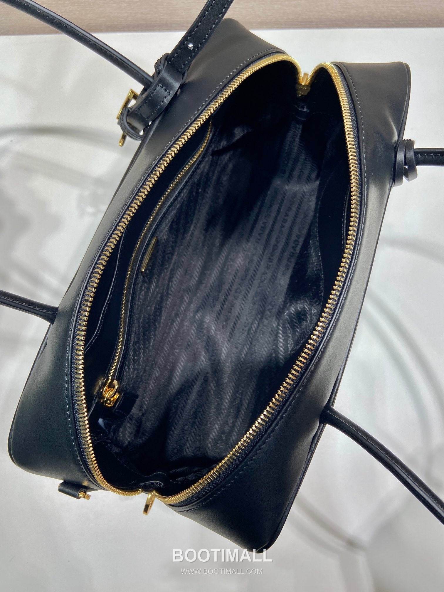Prada Tessuto Tocker Re-Nylon Calfskin Handbag with Lock Detail 프라다 테수토 토커 리나일론 카프스킨 락 디테일 핸드백 1BB132 30cm 8