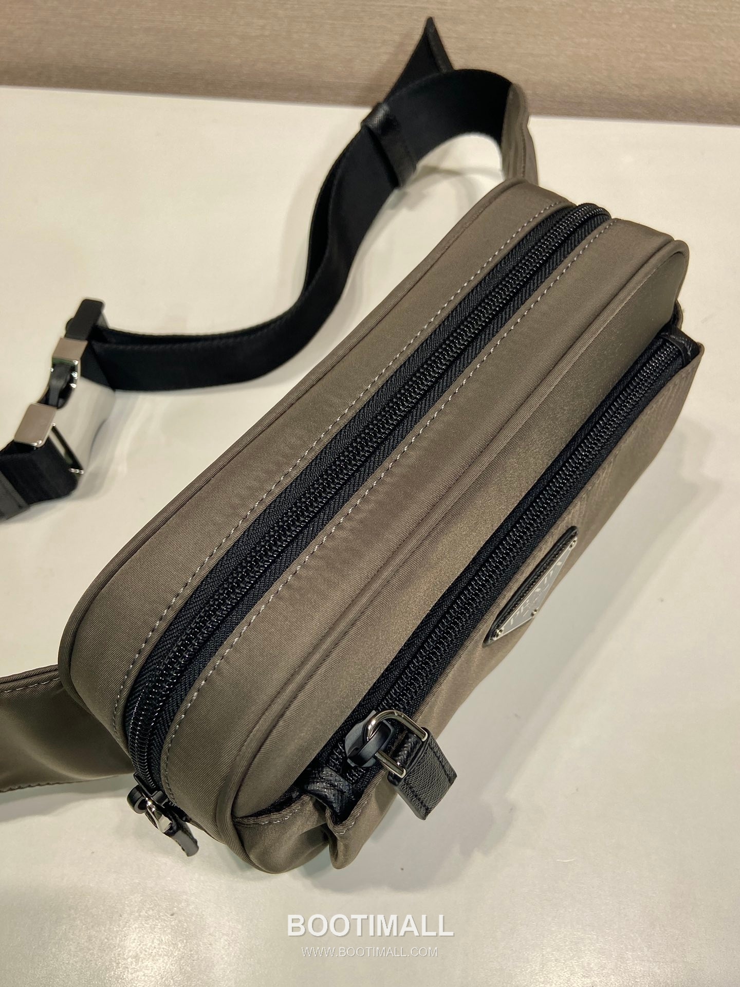 Prada Nylon Belt Bag with Triangle Logo and Adjustable Strap 프라다 나일론 트라이앵글 로고 스트랩 벨트백 2VL977 21cm 5