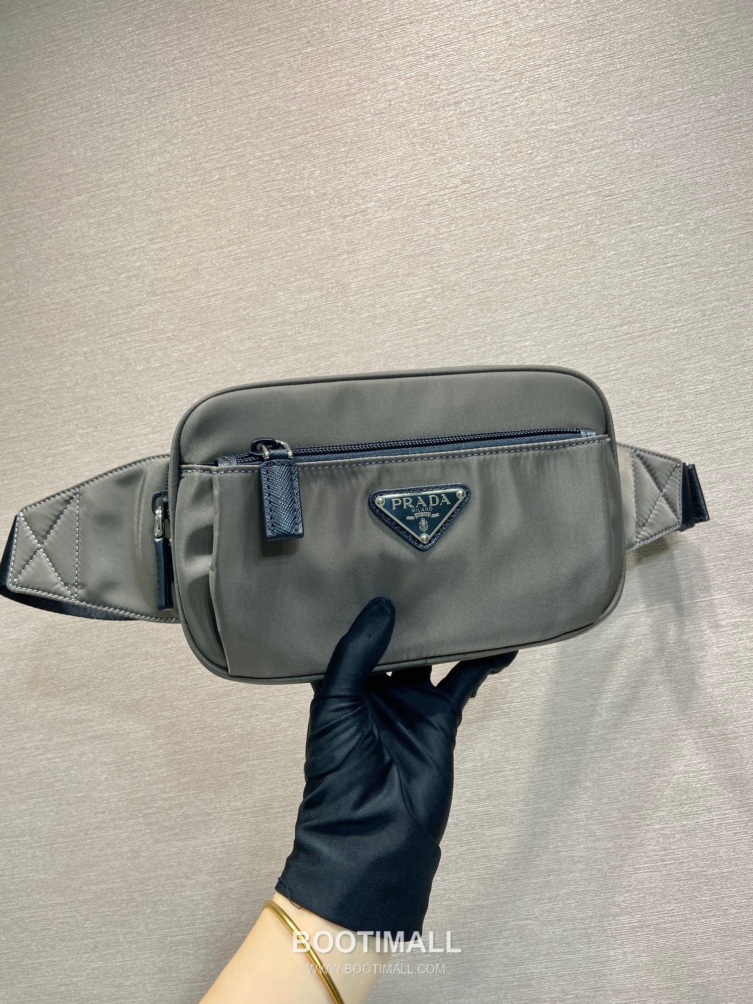 Prada Nylon Belt Bag with Triangle Logo and Adjustable Strap 프라다 나일론 트라이앵글 로고 스트랩 벨트백 2VL977 21cm 10