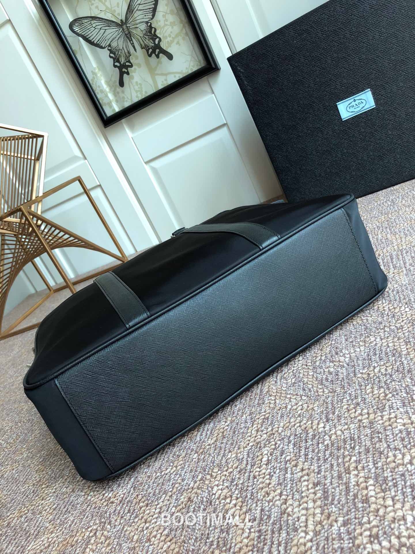 Prada Nylon Saffiano Leather Tote Bag with Adjustable Strap and Zip Detail 프라다 나일론 사피아노 가죽 스트랩 토트백 2VG034 36cm 6