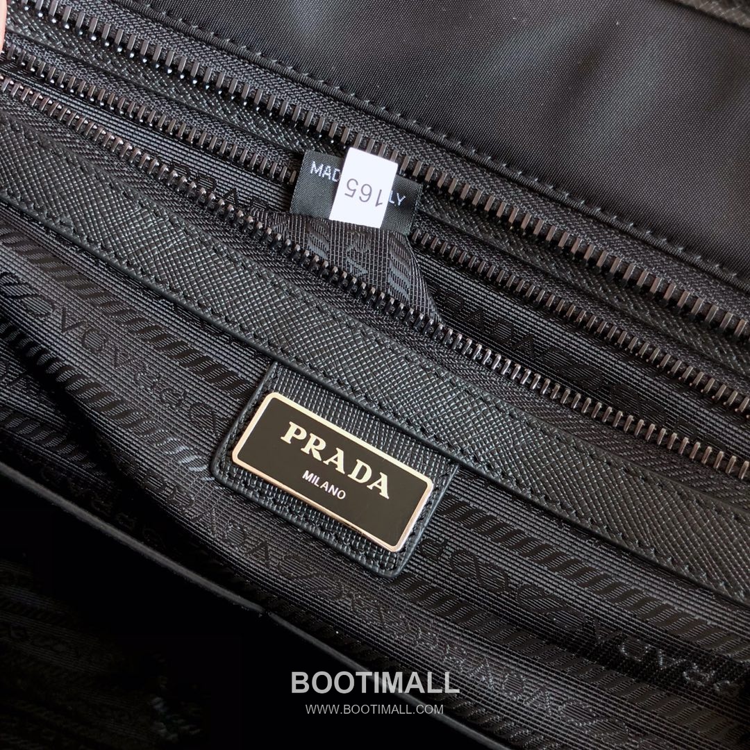 Prada Nylon Saffiano Leather Tote Bag with Adjustable Strap and Zip Detail 프라다 나일론 사피아노 가죽 스트랩 토트백 2VG034 36cm 8