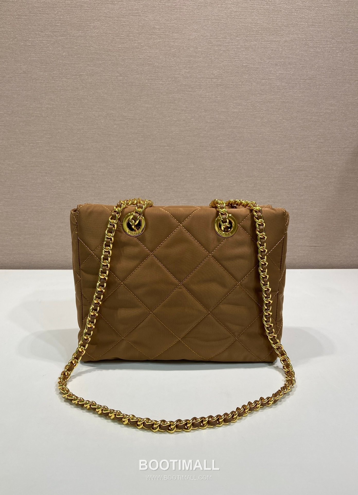 Prada Re-Nylon Quilted Hobo Bag with Chain Strap and Zip Detail 프라다 리나일론 퀼팅 체인 스트랩 호보백 1BG468 25cm 6