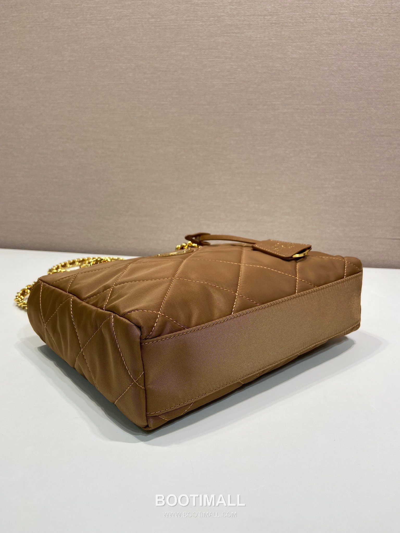 Prada Re-Nylon Quilted Hobo Bag with Chain Strap and Zip Detail 프라다 리나일론 퀼팅 체인 스트랩 호보백 1BG468 25cm 8