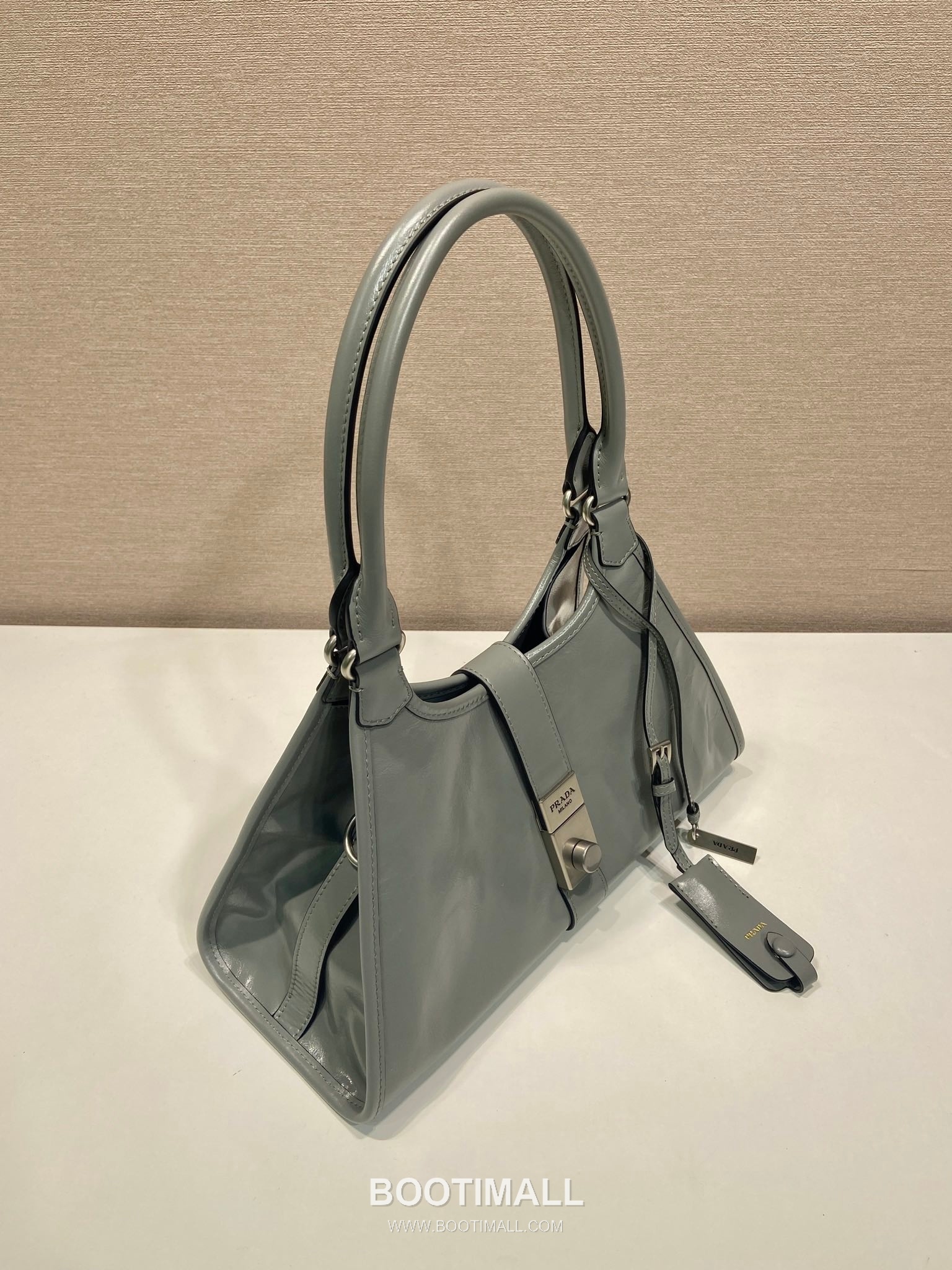 Prada Oil Wax Leather Shoulder Bag with Buckle Lock and Top Handle 프라다 오일왁스 가죽 버클 락 숄더 핸드백 1BG563 30.5cm 2