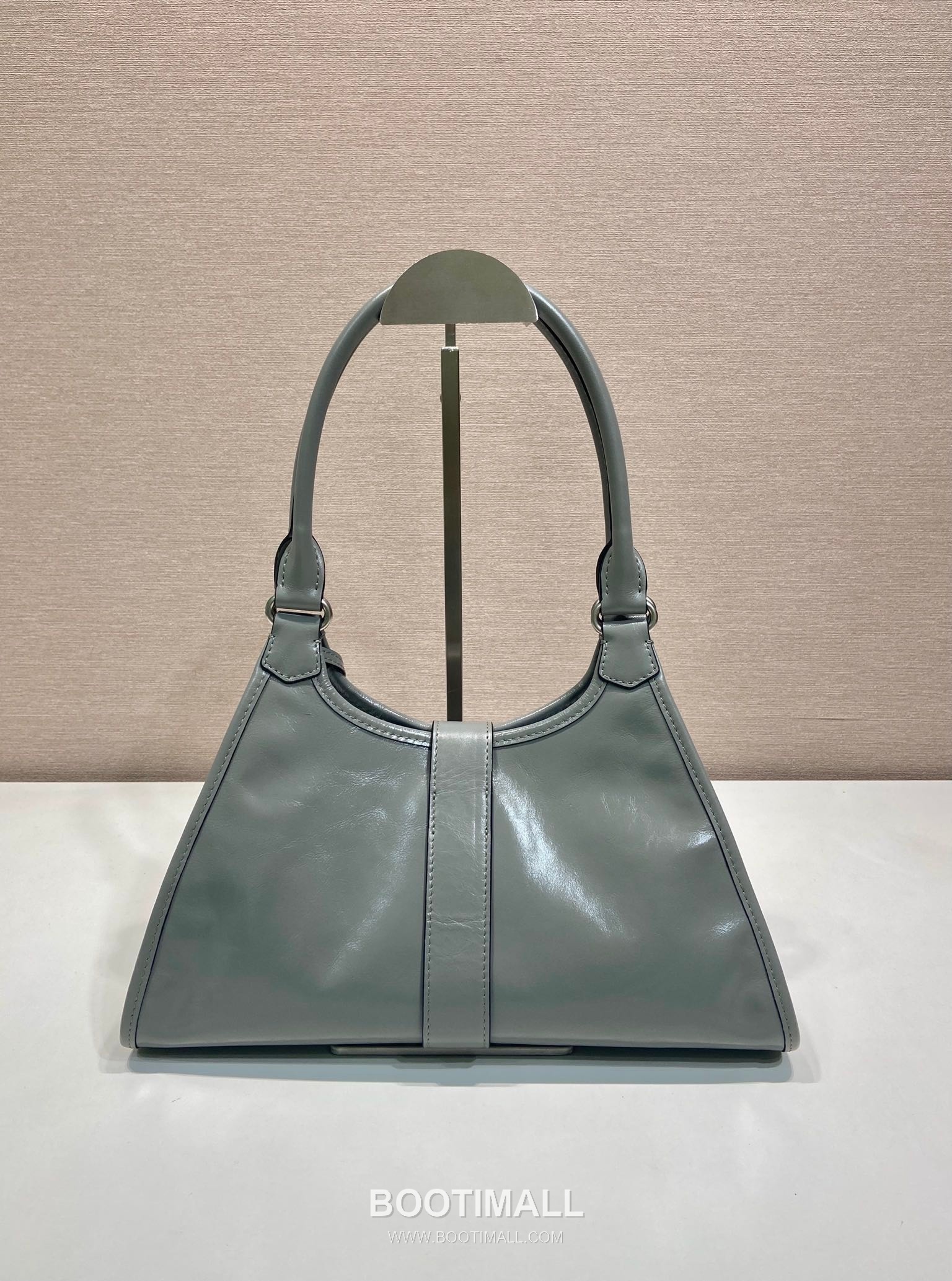 Prada Oil Wax Leather Shoulder Bag with Buckle Lock and Top Handle 프라다 오일왁스 가죽 버클 락 숄더 핸드백 1BG563 30.5cm 4