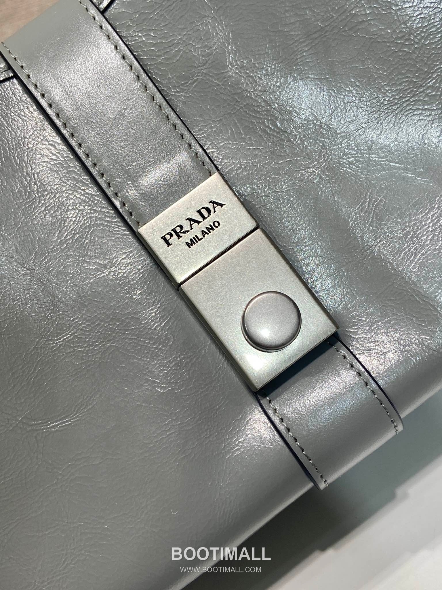 Prada Oil Wax Leather Shoulder Bag with Buckle Lock and Top Handle 프라다 오일왁스 가죽 버클 락 숄더 핸드백 1BG563 30.5cm 8