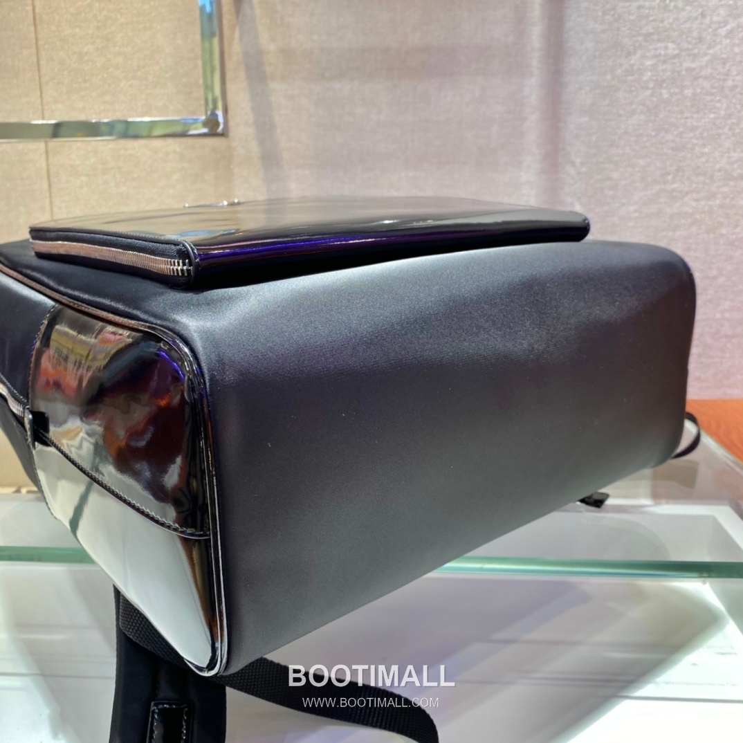 Prada Re-Nylon Backpack with Front Pocket and Leather Trim Detail 프라다 리나일론 프론트 포켓 가죽 트림 백팩 2VZ084 30cm 5