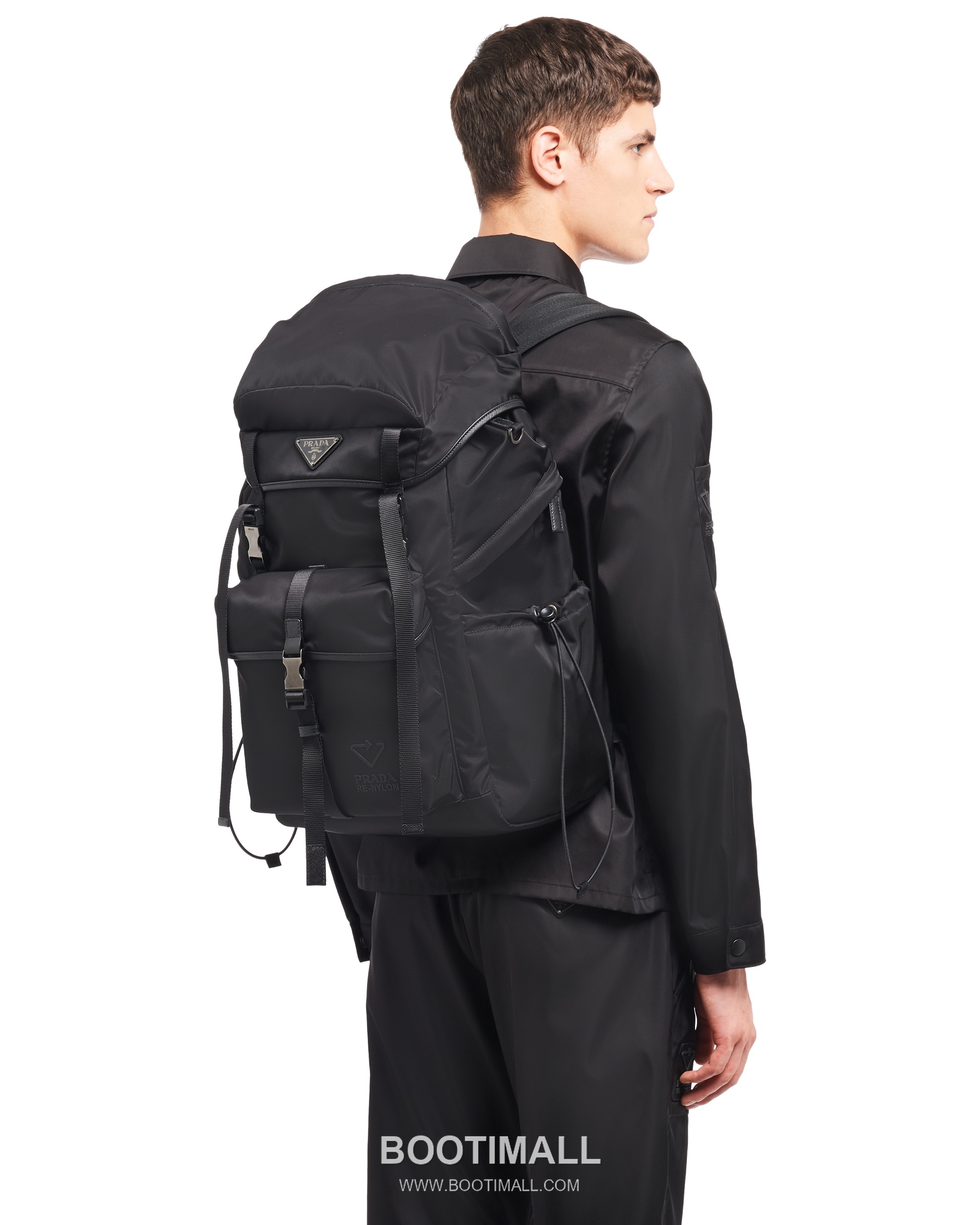 Prada Linea Rossa Nylon Backpack with Multi Pocket and Ski Boot Compartment 프라다 리네아로사 나일론 멀티포켓 스키부츠 백팩 2VZ086 38cm 1